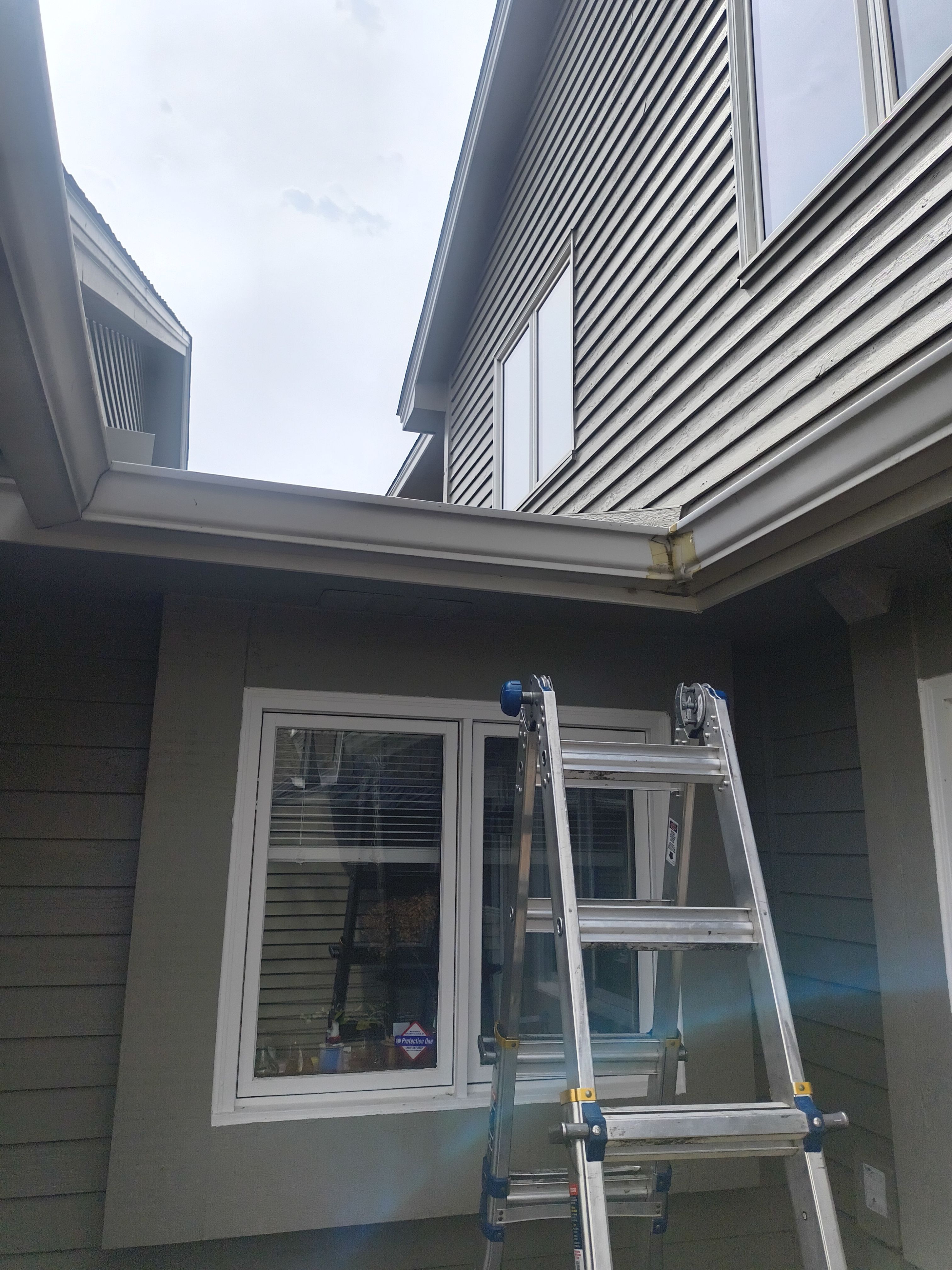 Gutter Replacement in Bloomington, MN | Leaking Gutter Fix & Upgrade by Next Level Seamless Gutters / Exteriors Inc.