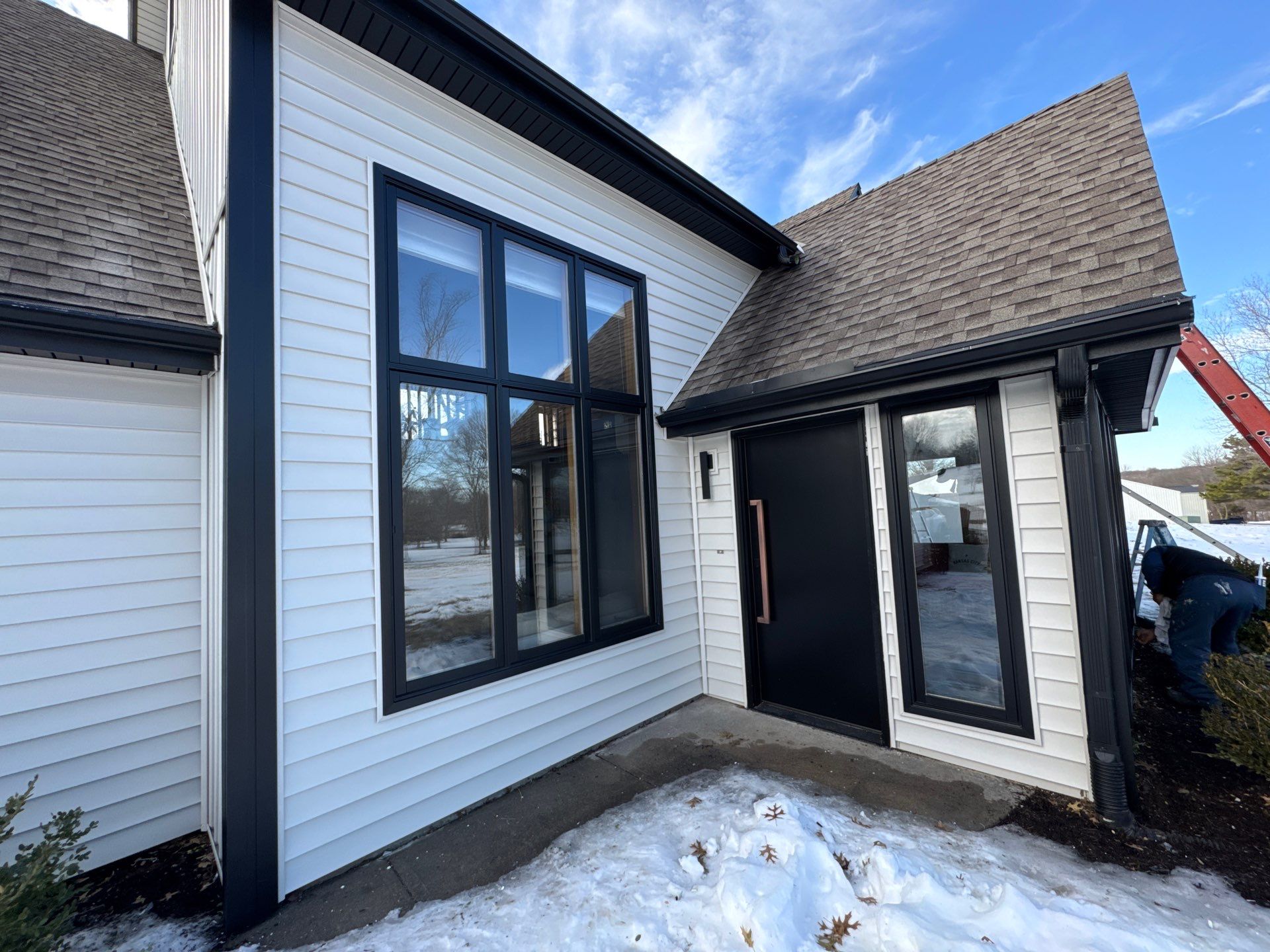 Siding Installation using Craneboard in Liberty Mo  by EEC  Windows, Siding & Roofing 