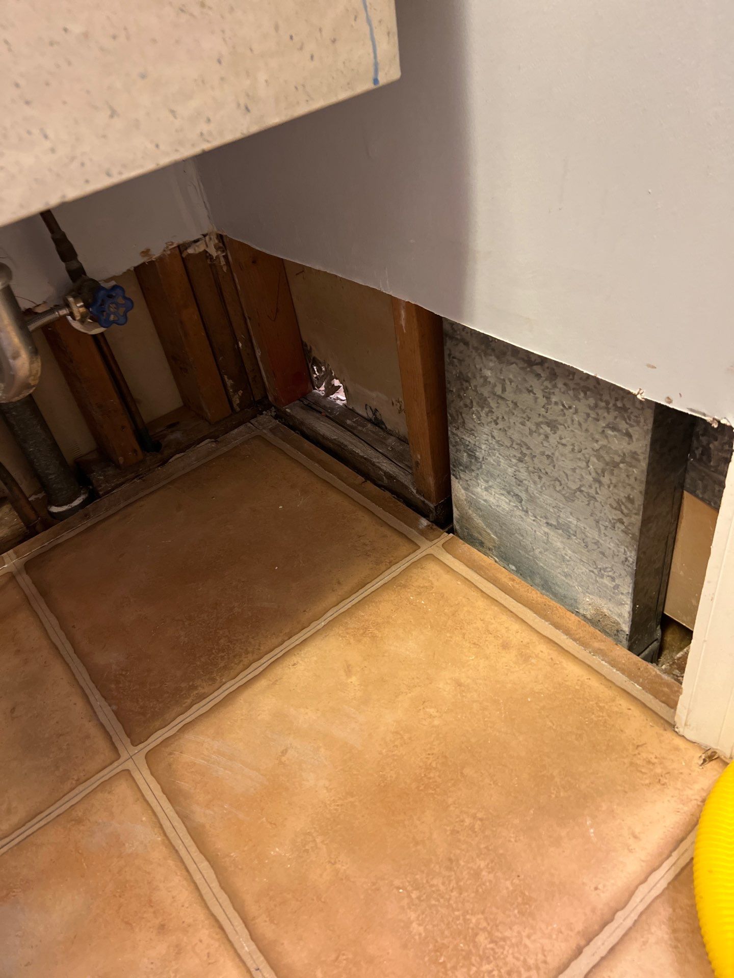 Emergency Water Mitigation & Structural Cavity Drying in Wilmington by Right On Time Restoration