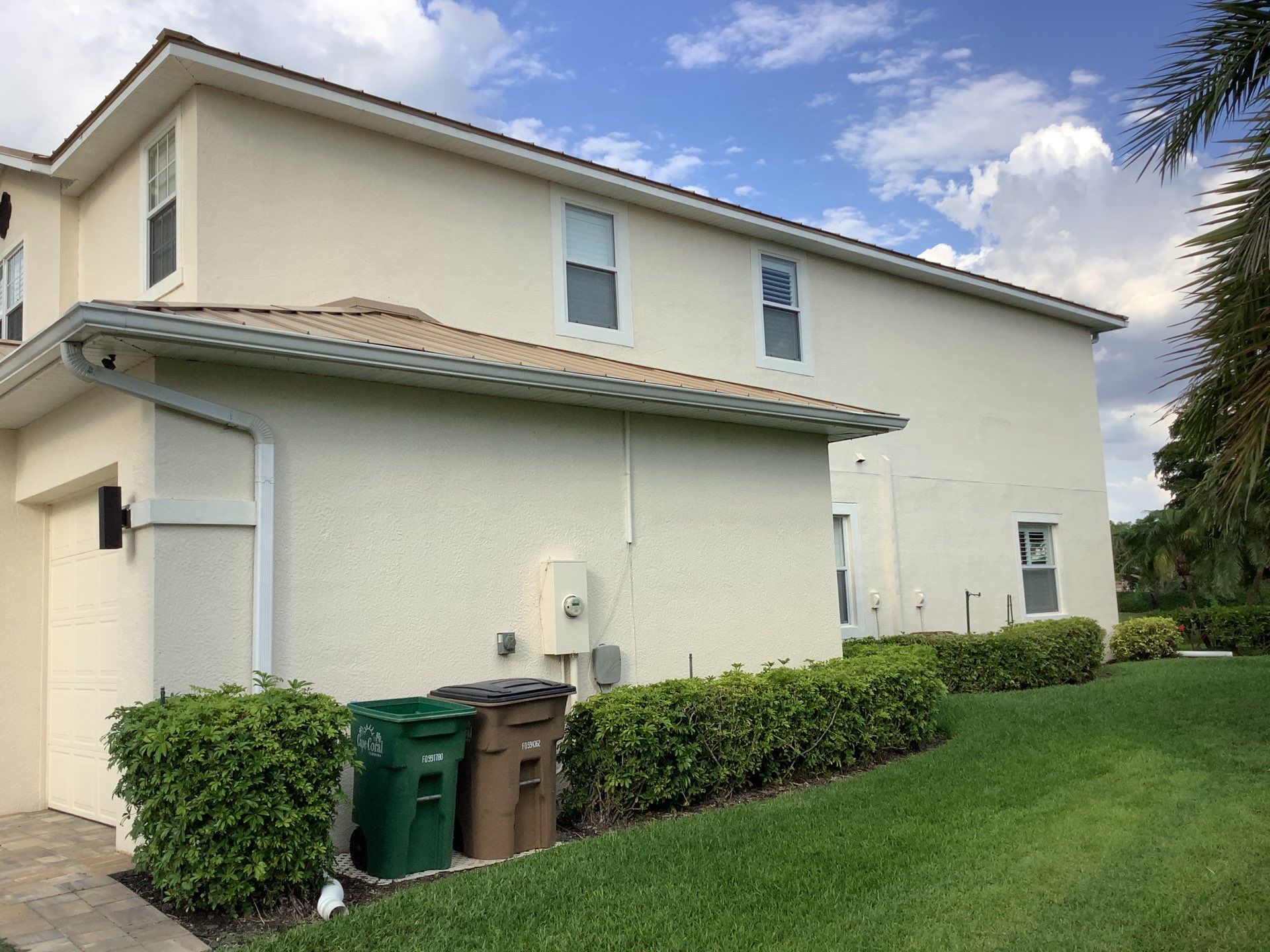 White Vinyl Soffit and Fascia in Cape Coral FL by Gutter Professors