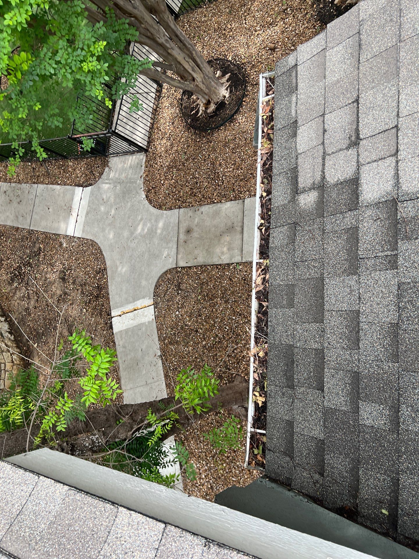 HOA gutter cleaning before
