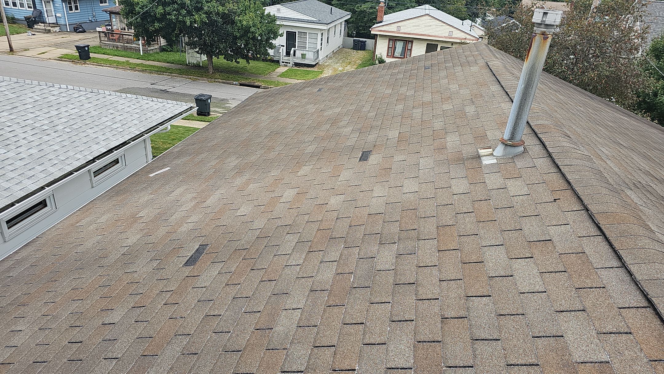 Atlas Pinnacle, Color: Oyster Shell, Drip Edge: White by Eagle Eye Roofing
