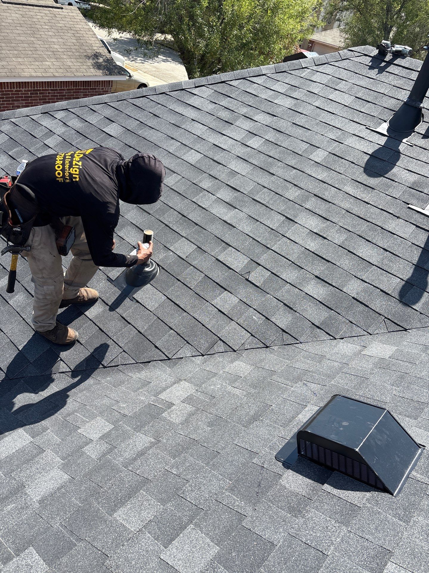 Owens Corning Oakridge Architectural Shingles - Onyx Black by DeZign Roofing & Exteriors