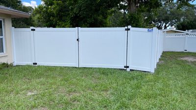Sarasota, FL 6ft. Tall White Vinyl Privacy Fence 