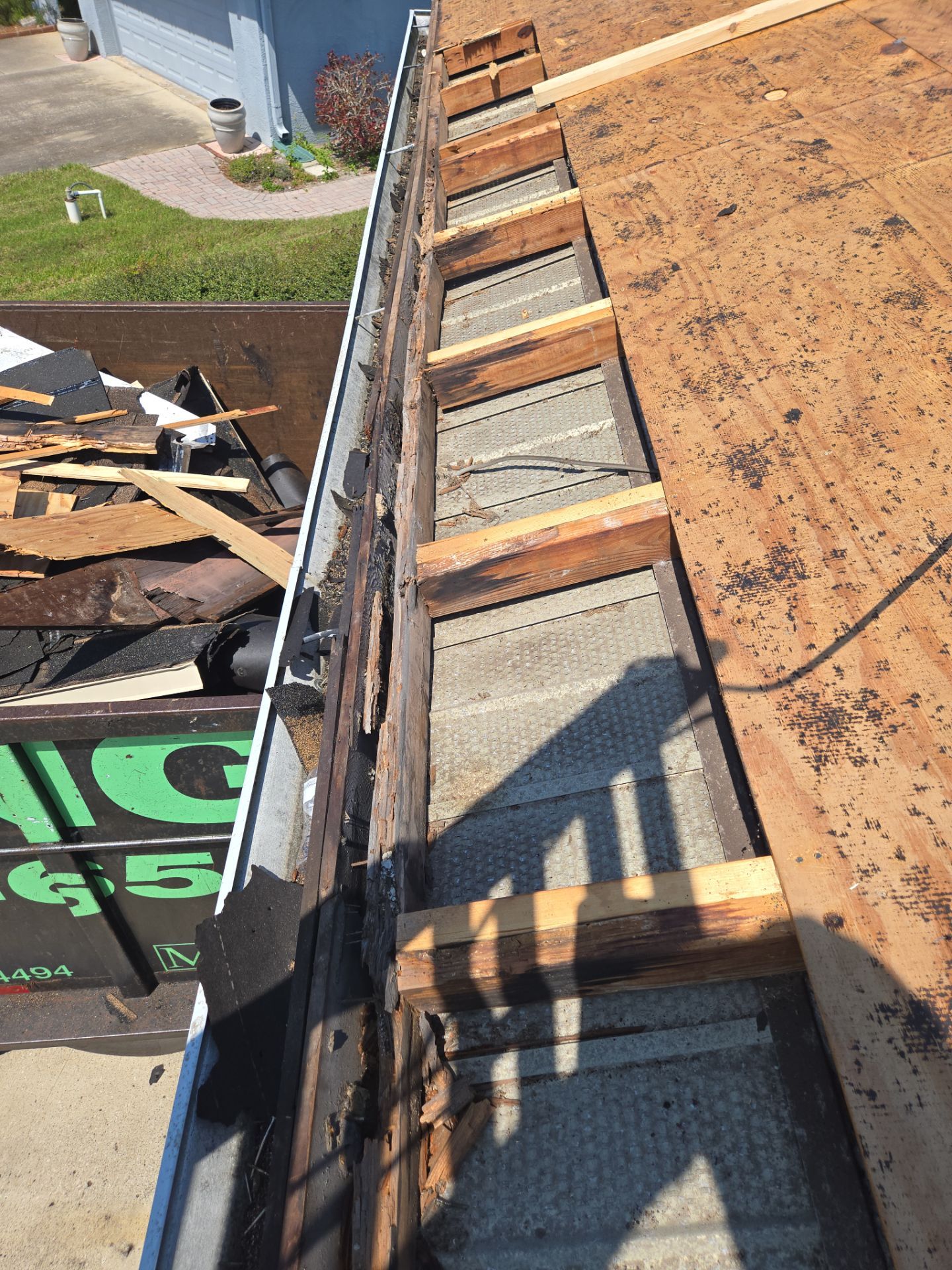 Project in Largo 33773 by Mitchell Roofing Company LLC 