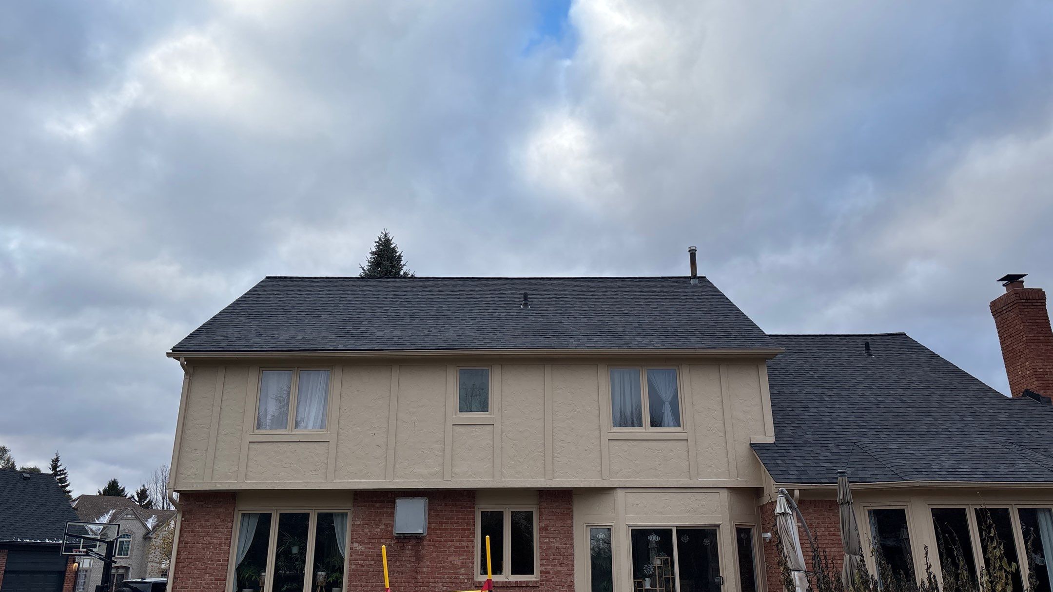 Roof Replacement using Owens Corning Williamsburg Grey by 180 Contractors