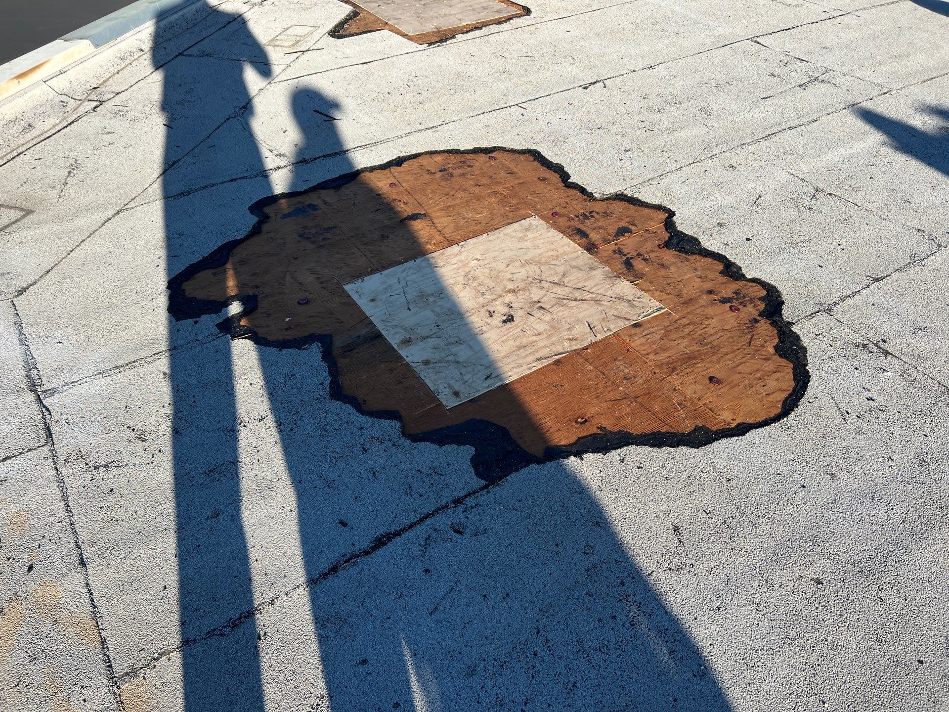 TPO single-ply roofing system using GAF Everguard 60 mil by Straight Edge Roofing Inc