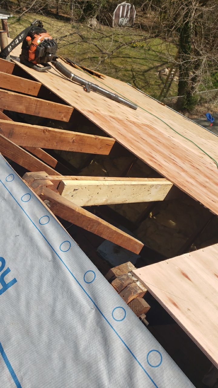 Falls Church - Certainteed Landmark Charcoal Black Roof Project by RM Banning, Inc.