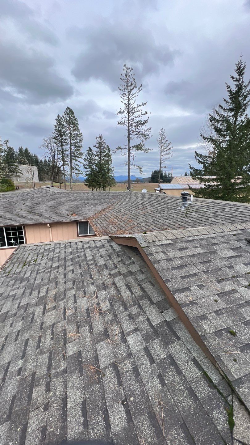 Residential Re-Roof in Lebanon Oregon by Orezona Building & Roofing Company, Inc.