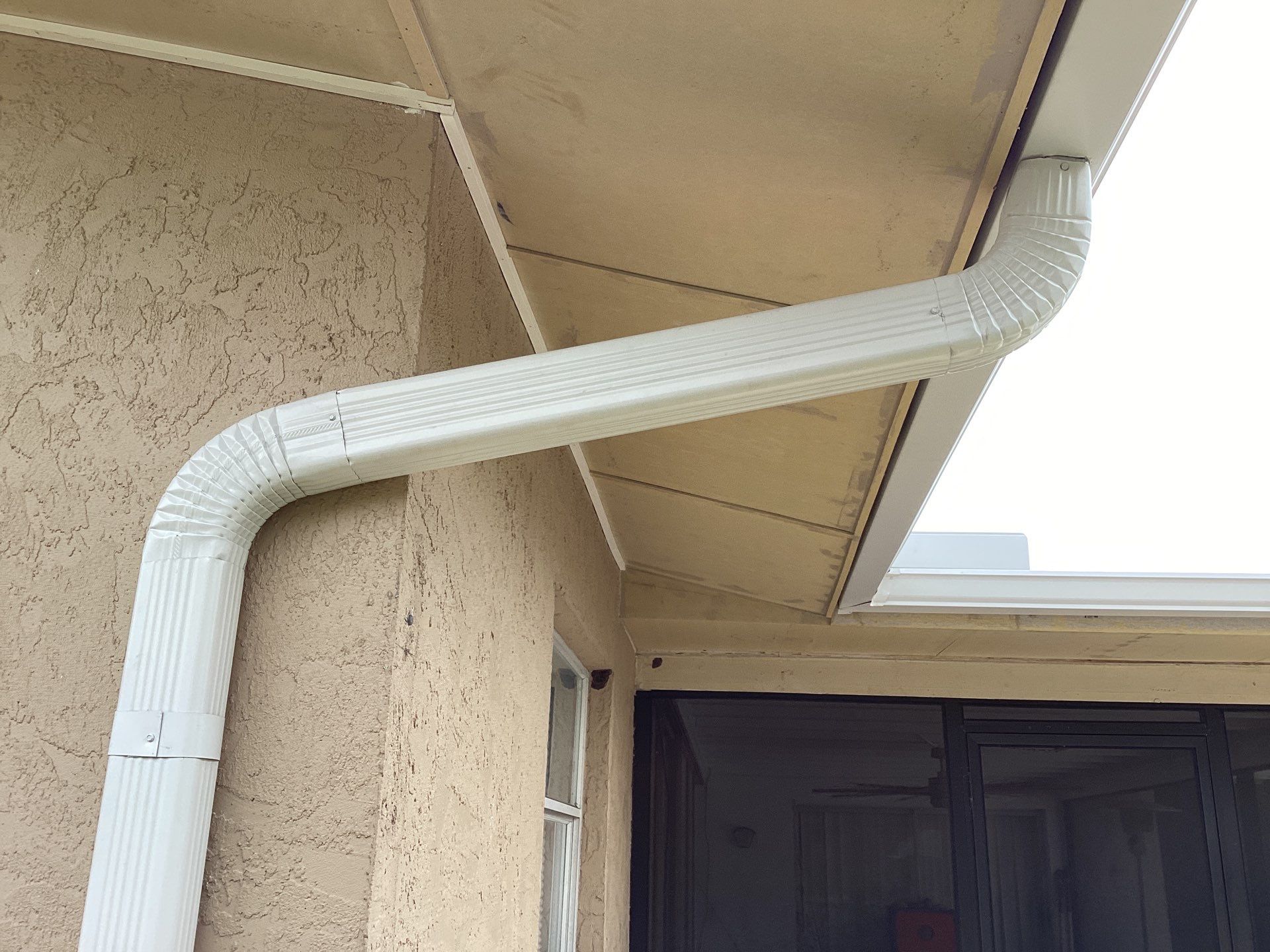 6-Inch Seamless Gutter Installation in Sarasota FL by Gutter Professor by Gutter Professors