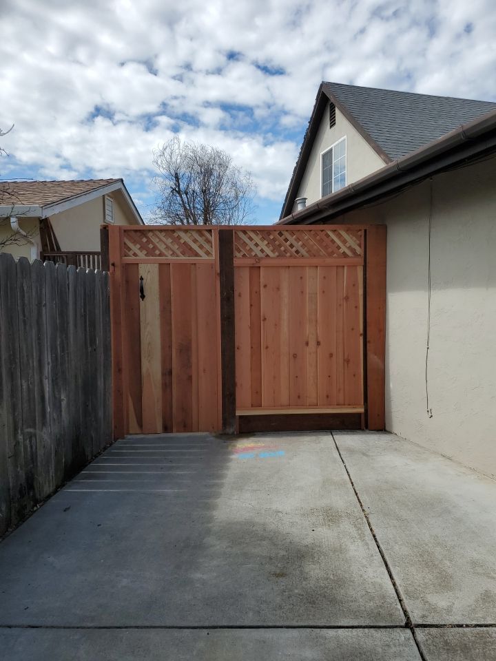 BOARD ON BOARD W/ 1' TRIPLE LATTICE by Fremont Fence Inc