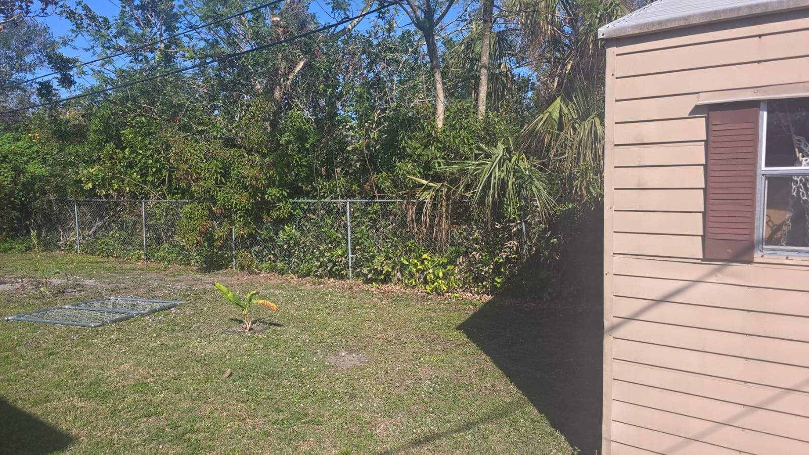 Vinyl and Chain Link Combo in Venice by True Fence LLC