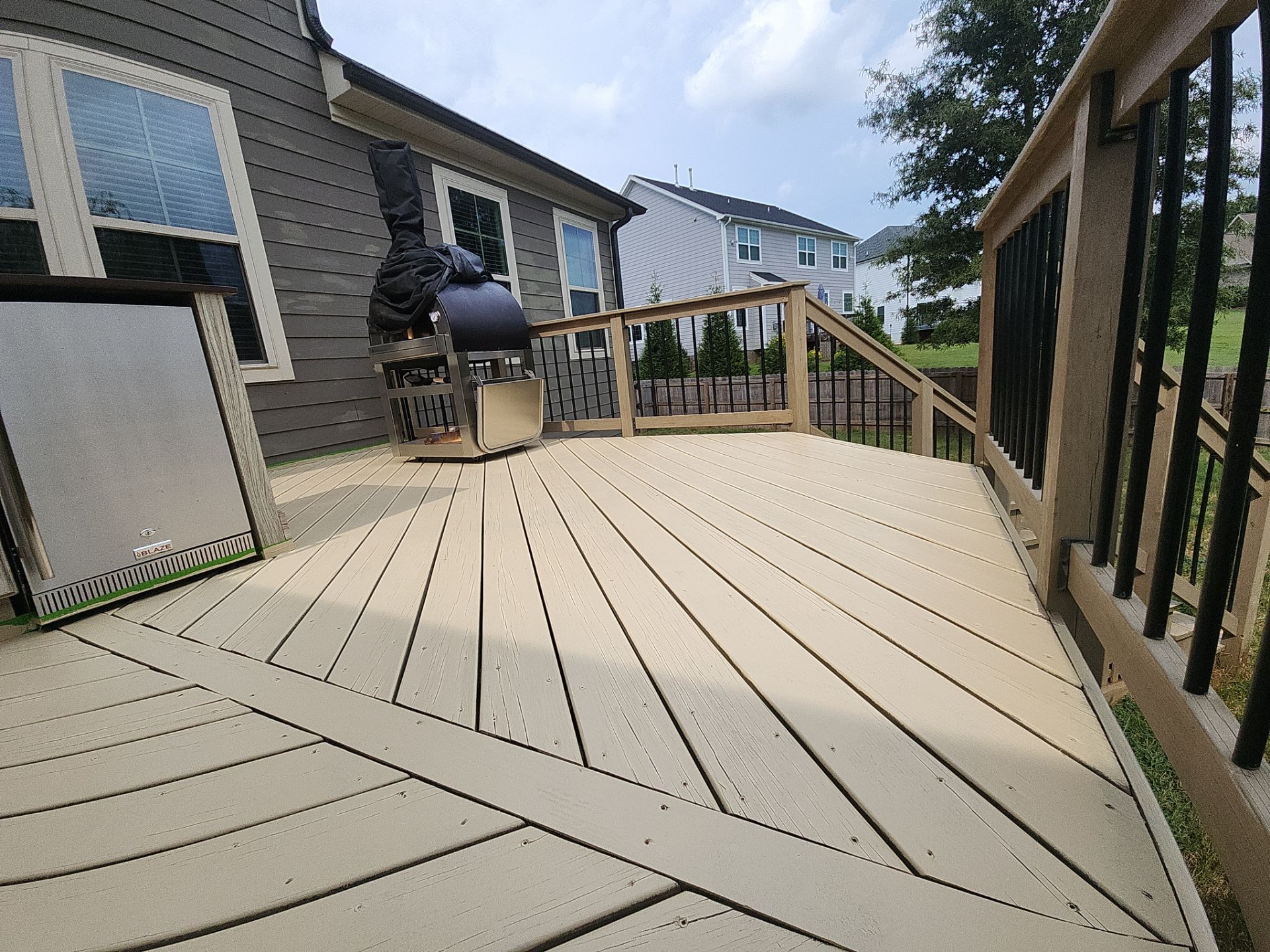 Weathered Deck using AcryFin by DuraSeal