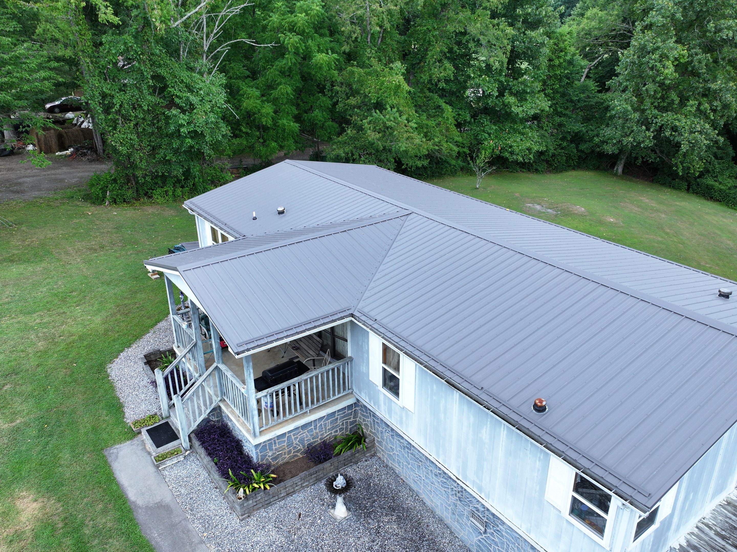 Hollingshead Residence by Omnia Roofing