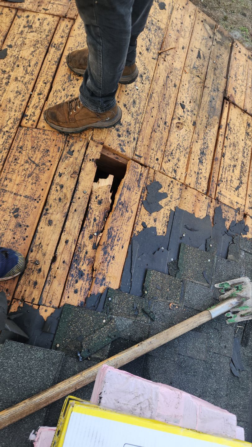 Project in St. Petersburg 33711 by Mitchell Roofing Company LLC 