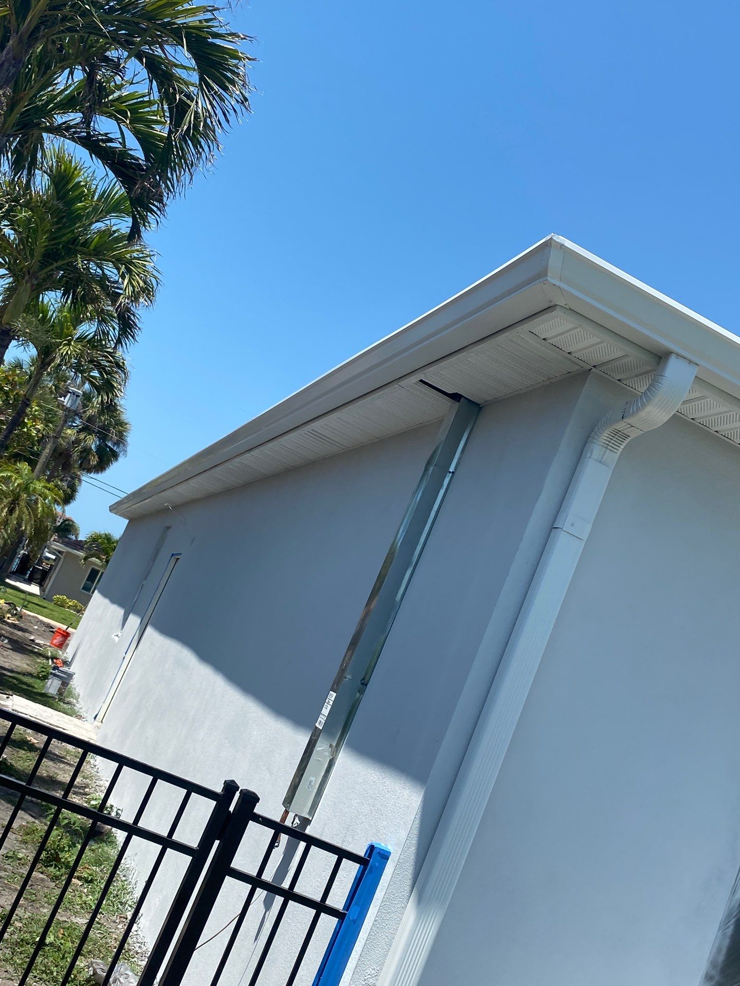 Florida Rain-Ready Homes with Seamless Gutters by Gutter Professor in Clearwater FL by Gutter Professors