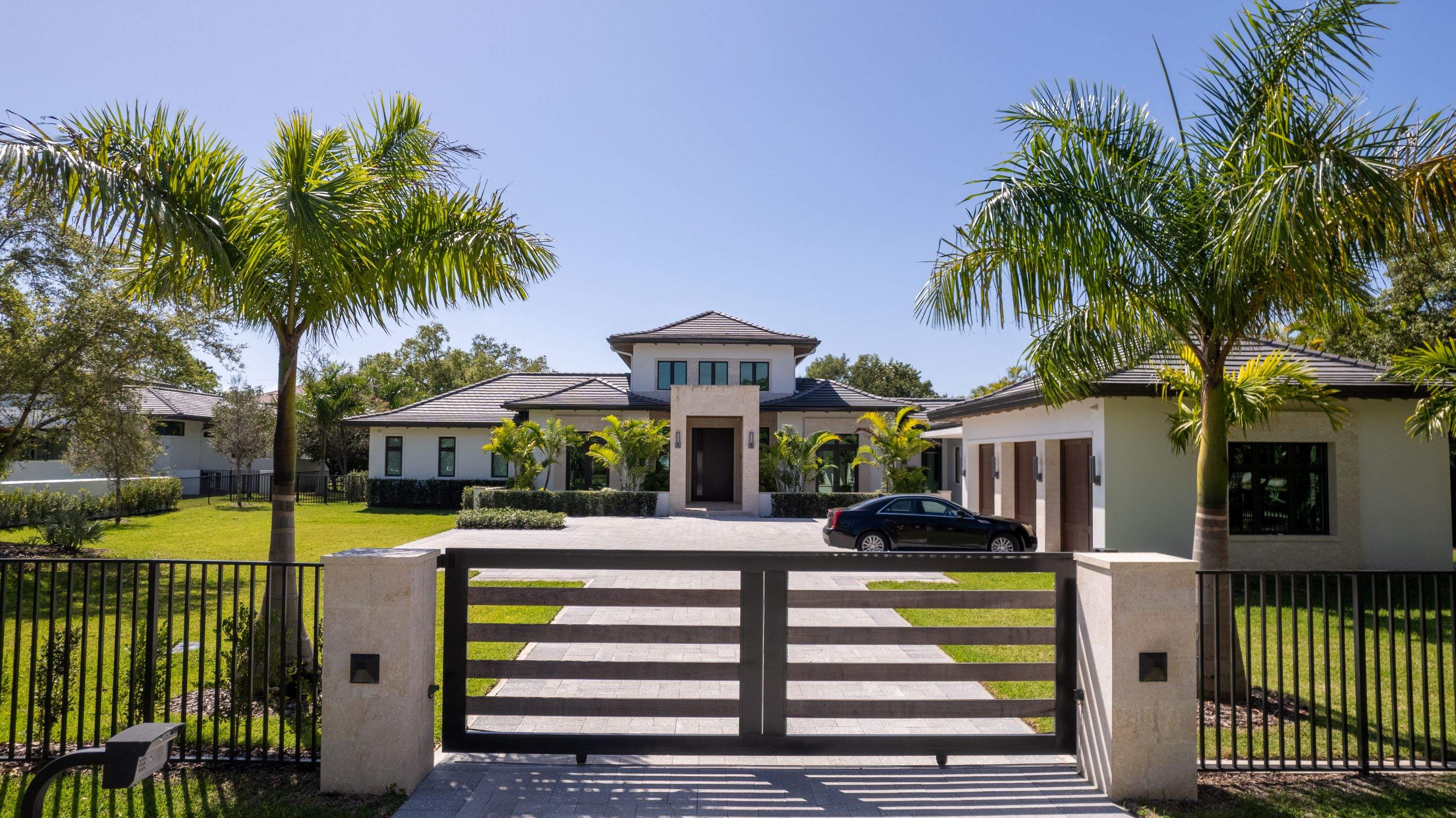 Crown Windsor Slate - Charcoal Black Color by Istueta Roofing
