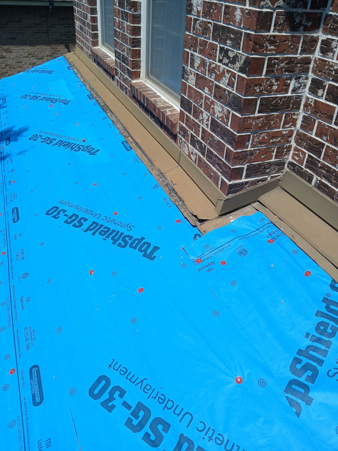 Residential Roofing Installation using Owen's Corning Duration (Lifetime) Shingles by Roof Repair Company