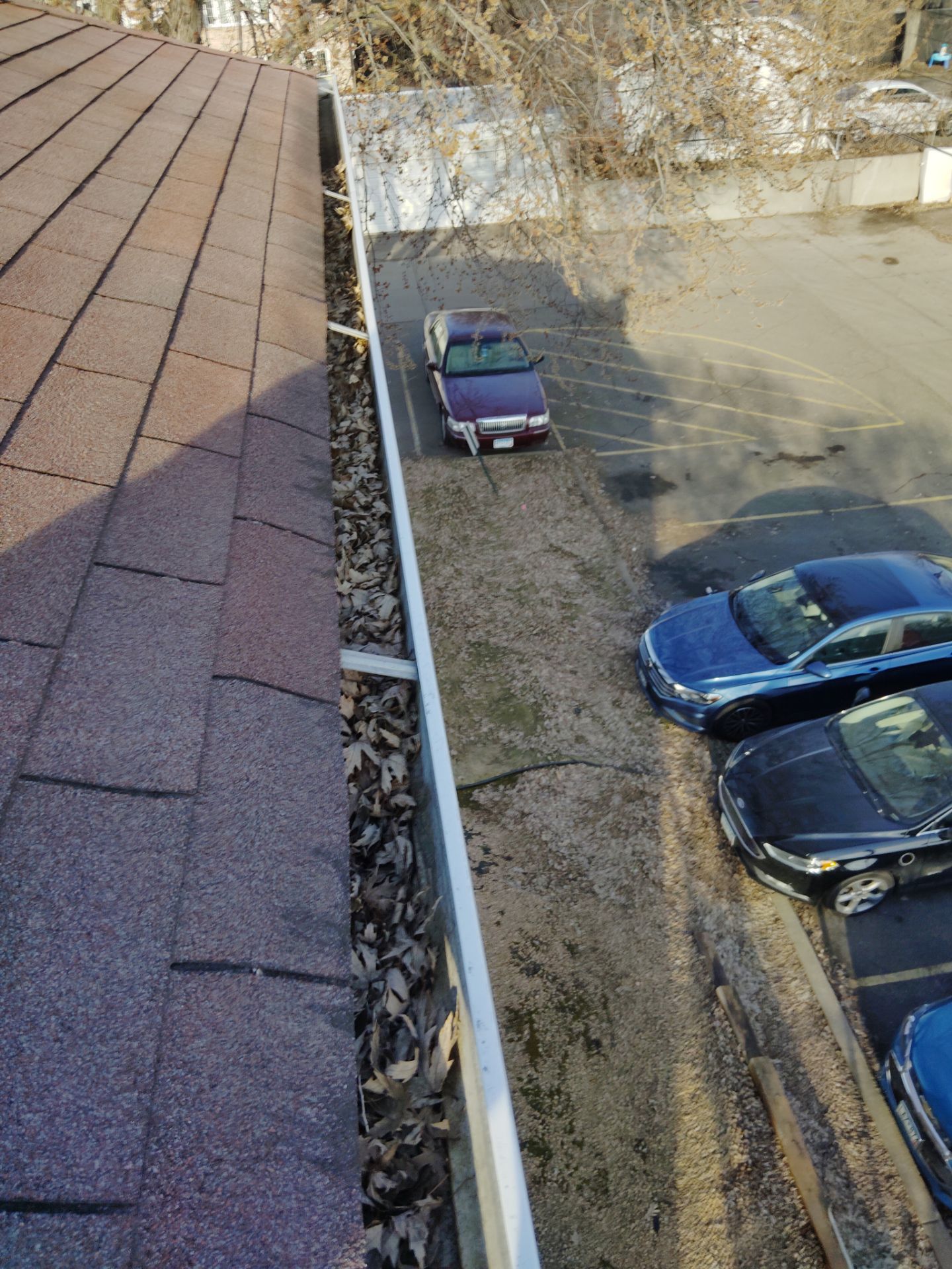 HOA gutter cleaning before photo.