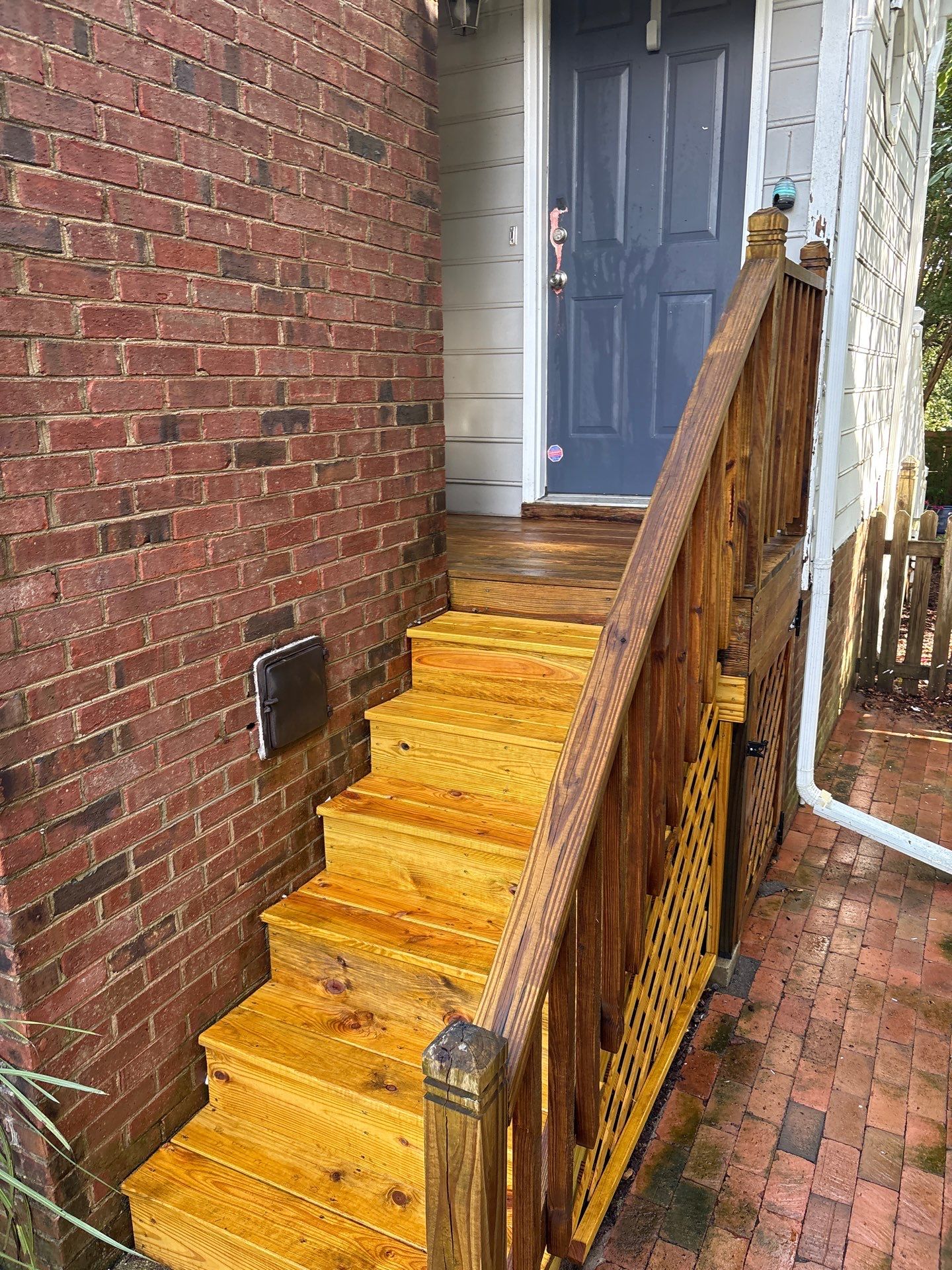 Wood Deck using Wood Sealant by DuraSeal