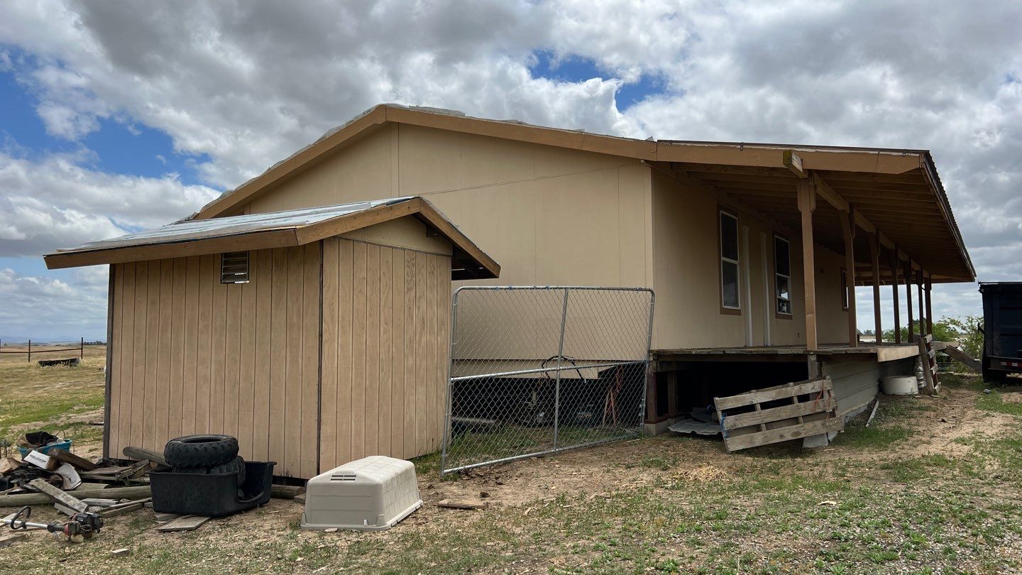 Metal roofing installation using Standing seam metal roofing system by Straight Edge Roofing Inc
