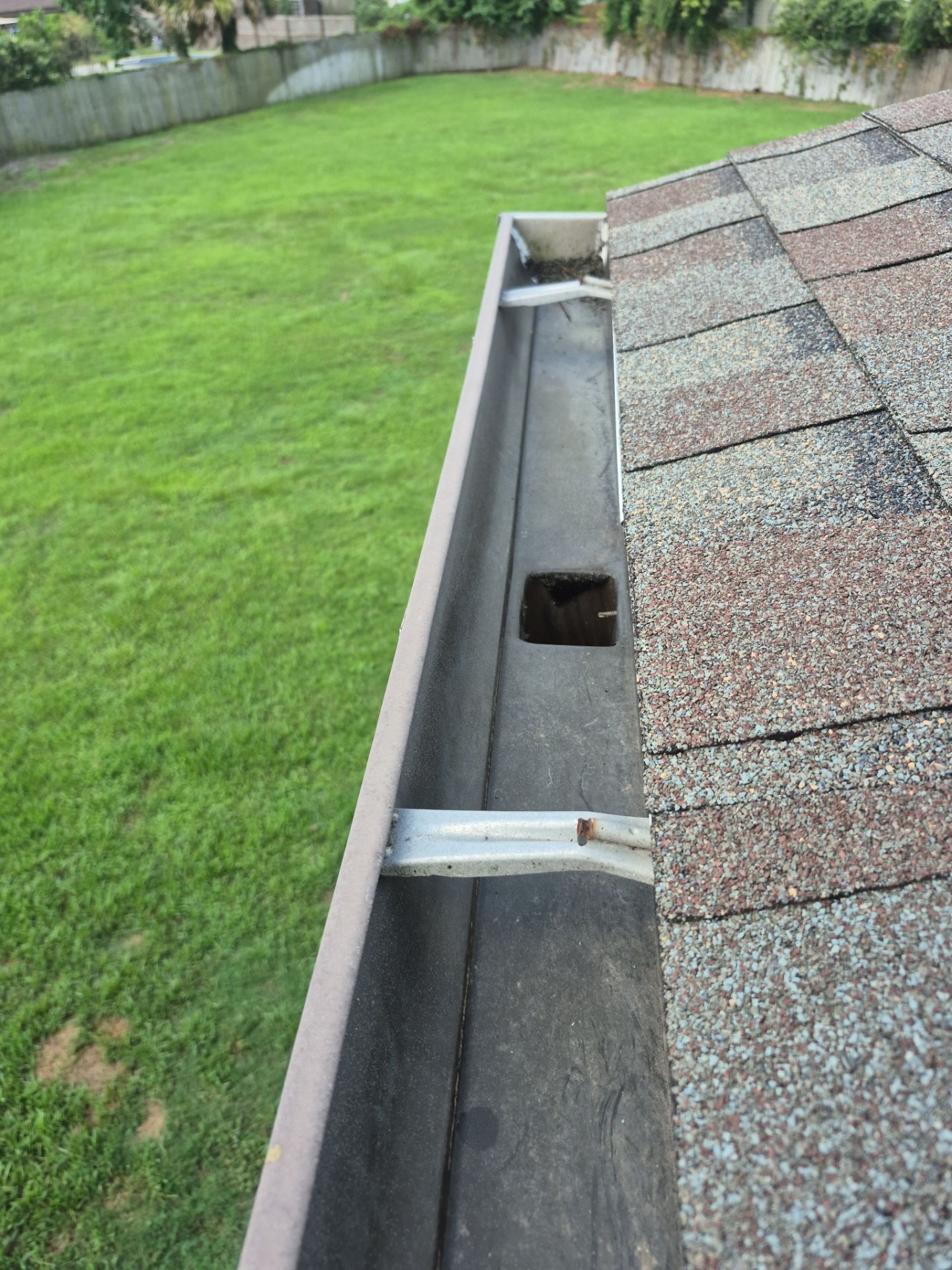 Commercial gutter cleaning Panama City, FL after photo with clean gutters