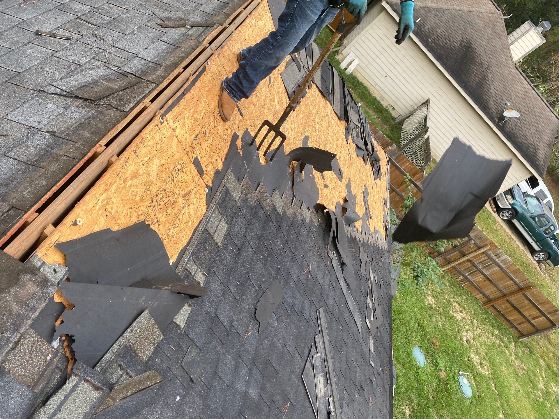 Residential Roofing Installation using Owen's Corning Duration (Lifetime) Shingles by Roof Repair Company