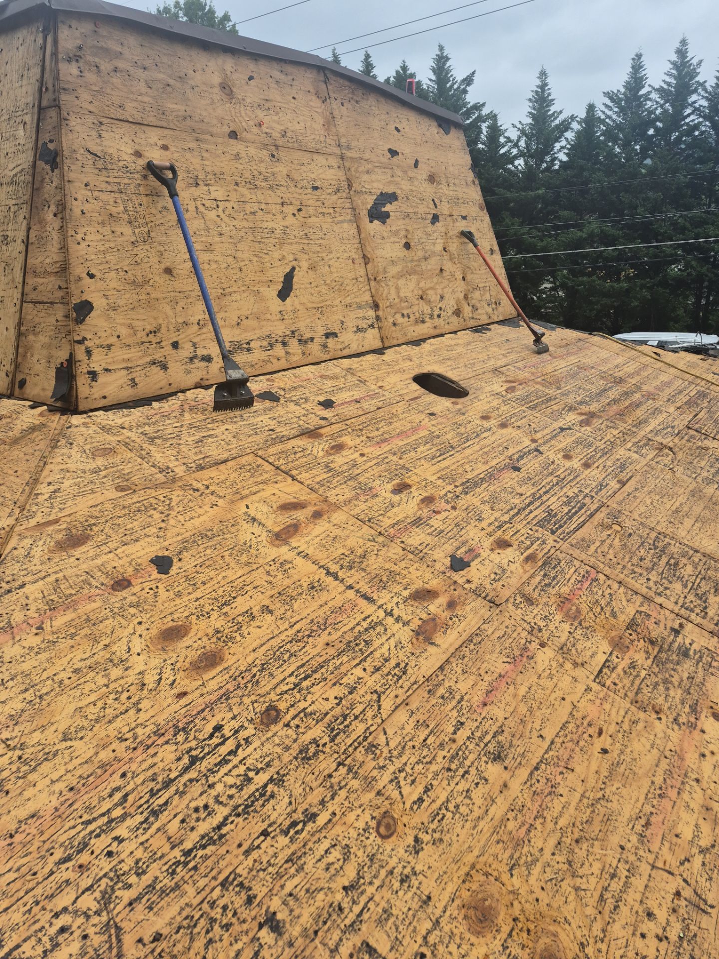 Unique Single Roof Replacement in Charleston WV – IKO Dynasty High-Performance Shingles by Mr. Roofer