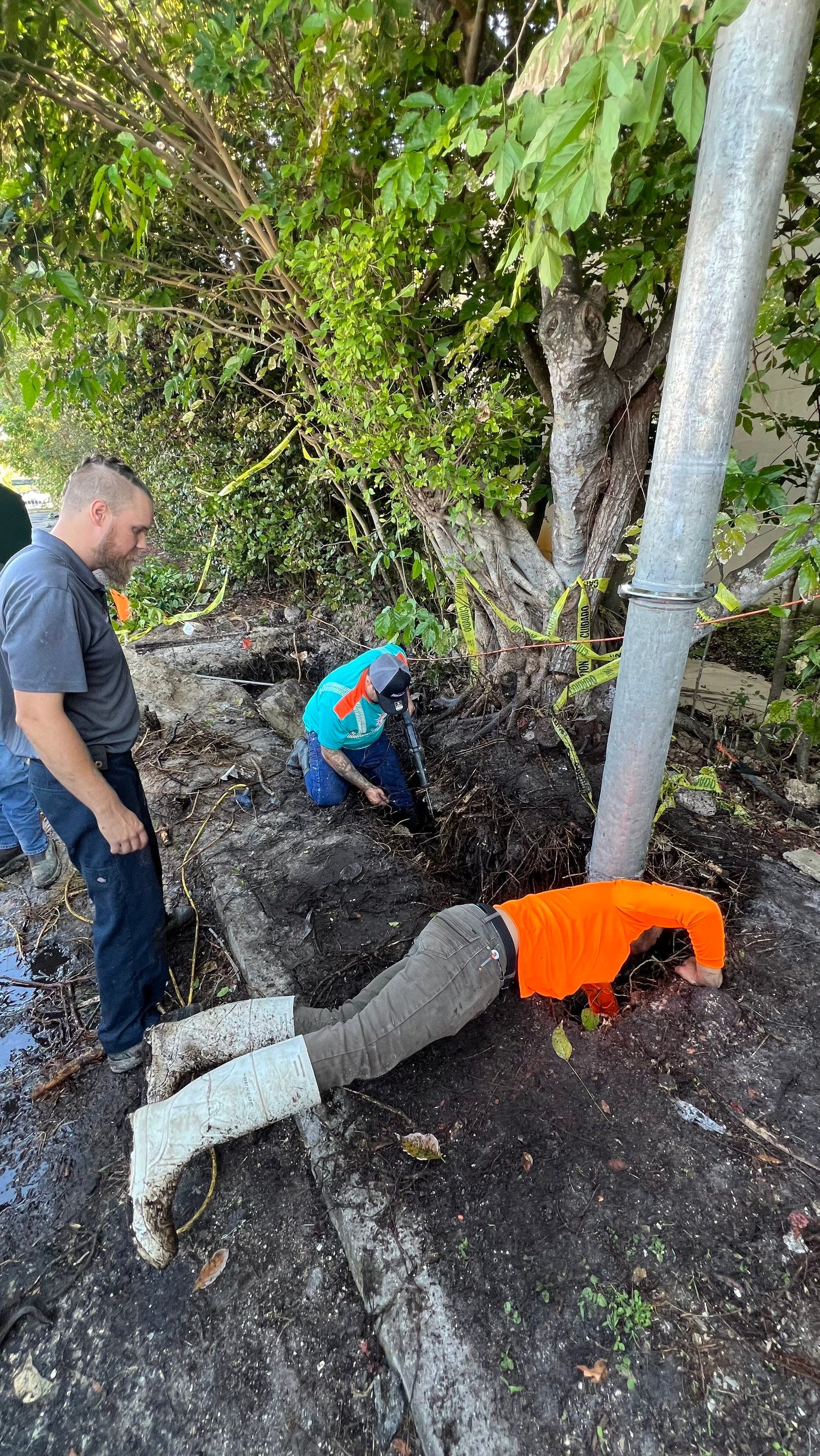 Hydro Excavating a Water Main for Repair by APS Power & Water