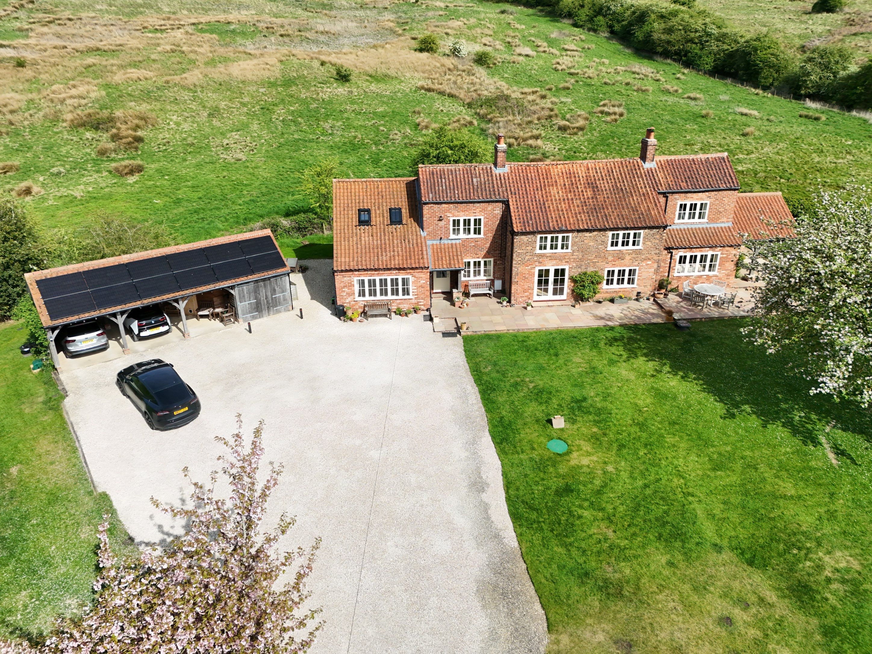 πΏ Project Spotlight | Renewable Heating with Real Style by Elite Services Group Ltd