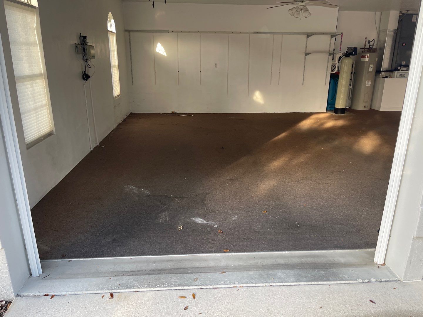 Garage in Hernando, FL with Mount Everest by Cross Creek Concrete Coatings