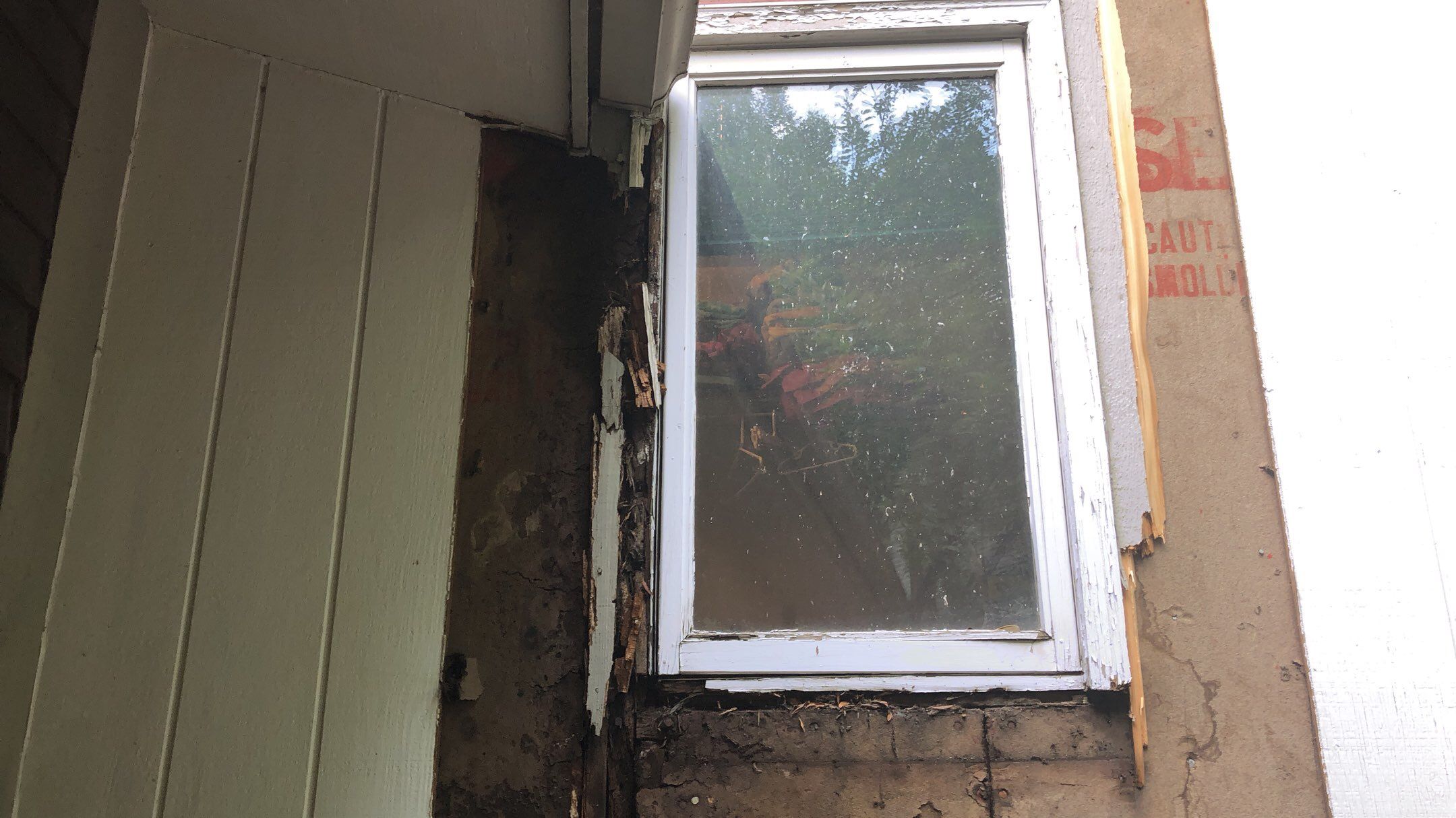 Siding Installation using LP SmartSide and Pella Vinyl Windows by MODERN EXTERIOR SYSTEMS