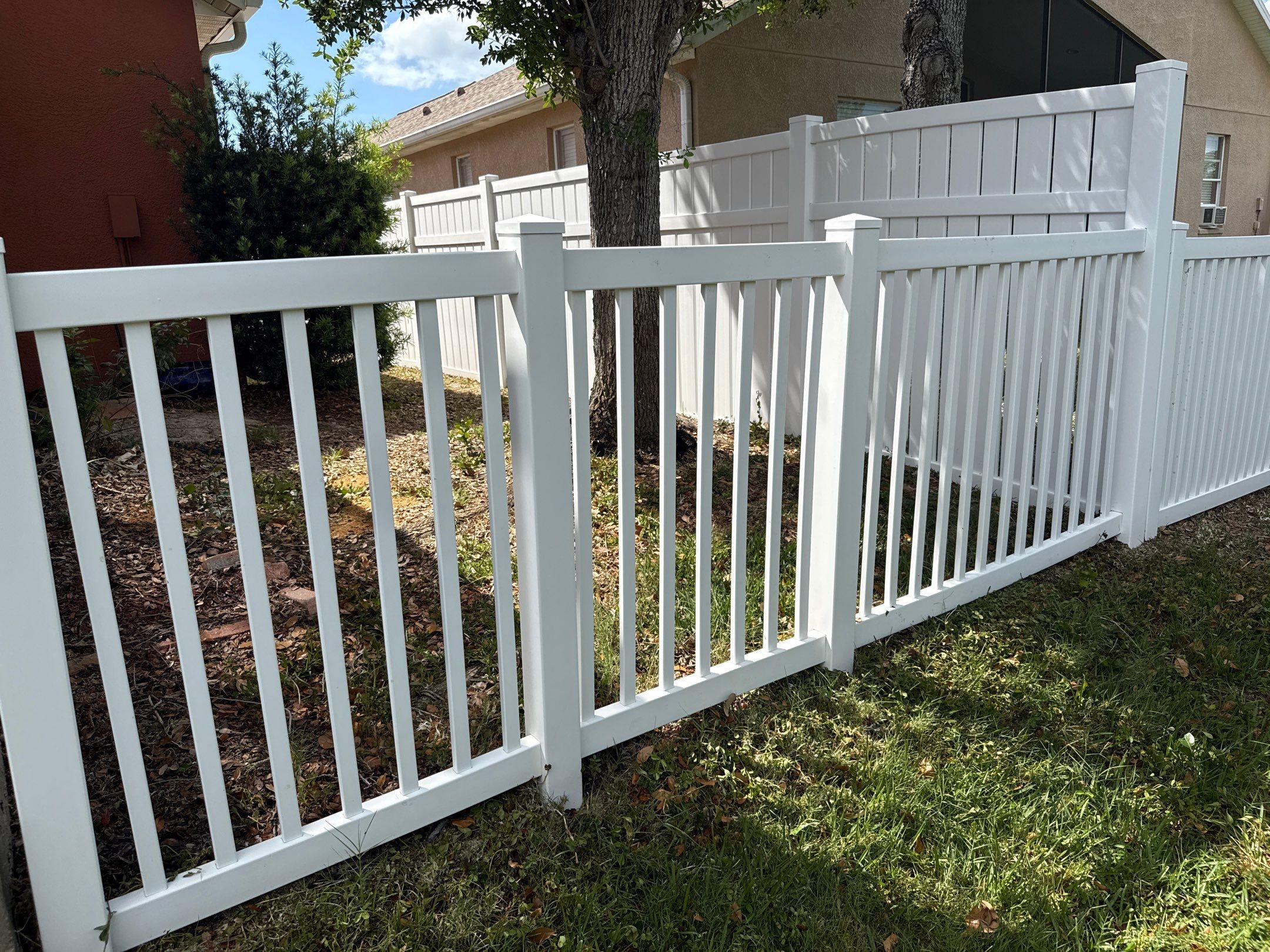 Vinyl Fence & Paver Patio Cleaning β Creekside Oaks, Parrish, FL by Sunshine AquaWash
