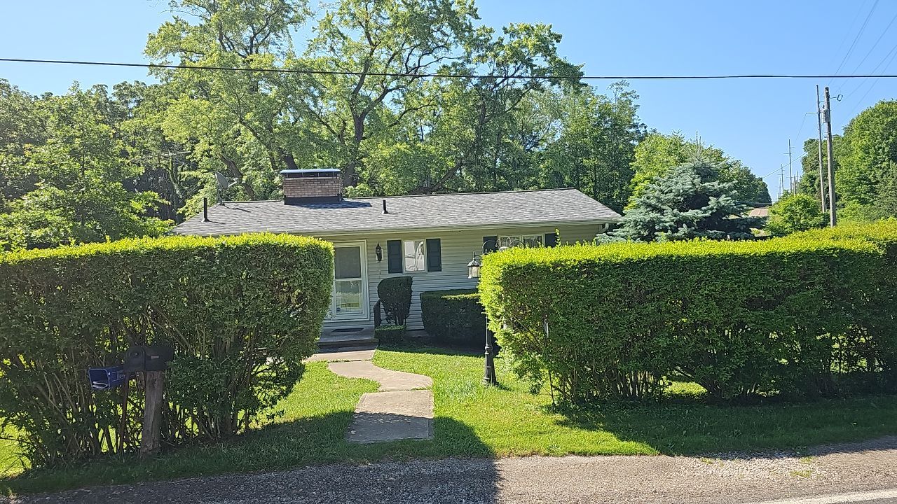 ATLAS PINNACLE COLOR: HEARTHSTONE by Eagle Eye Roofing