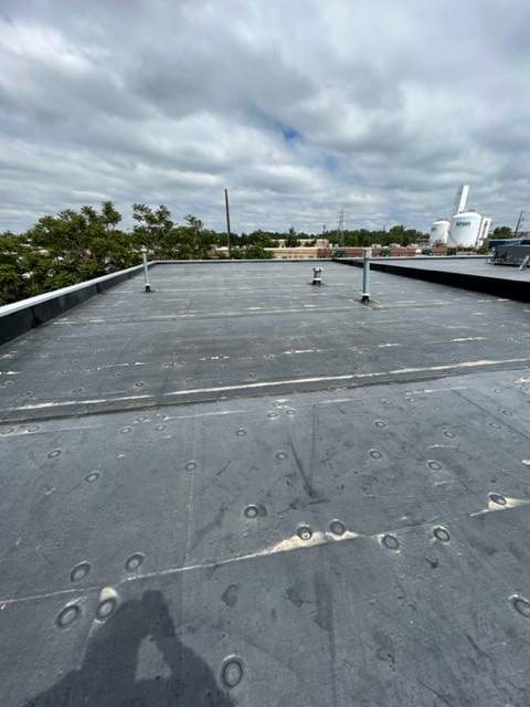 Commercial Roofing Installation using MuleHide EPDM .60 - BLACK by A to Z Roofing