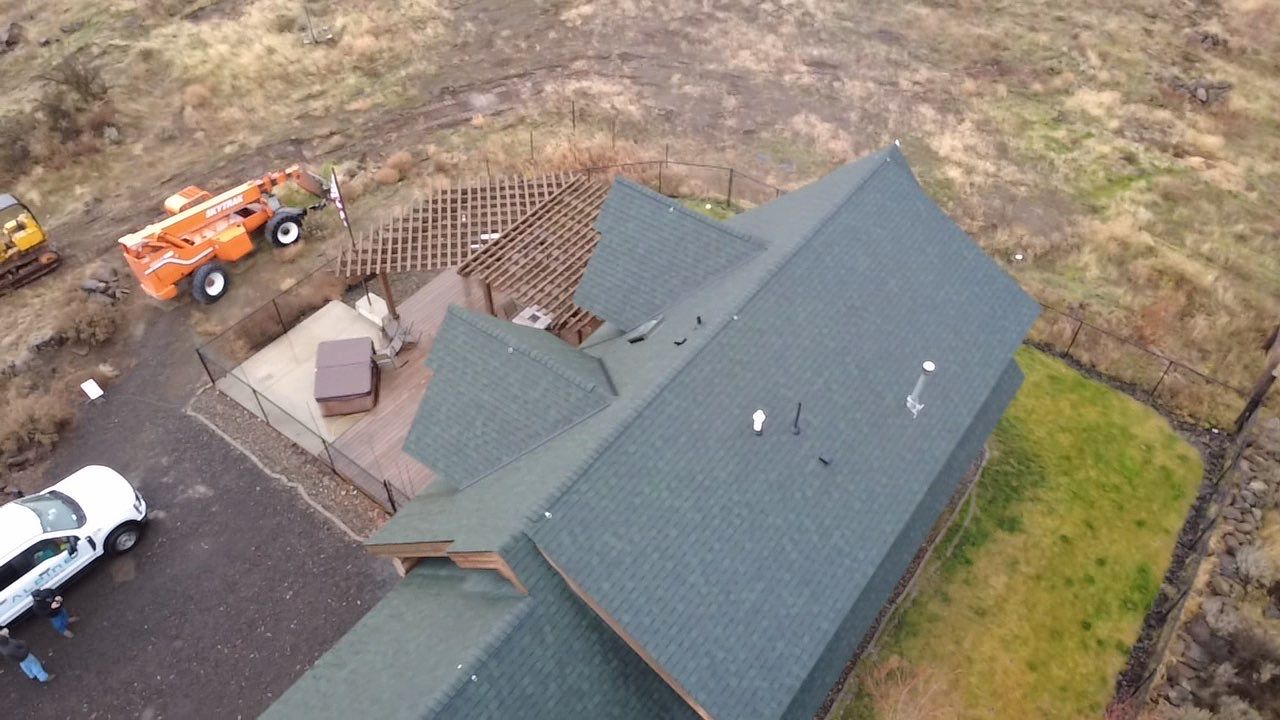 Residential Roofing Replacement on Custom Log Home in Tieton by Alpine Roofing
