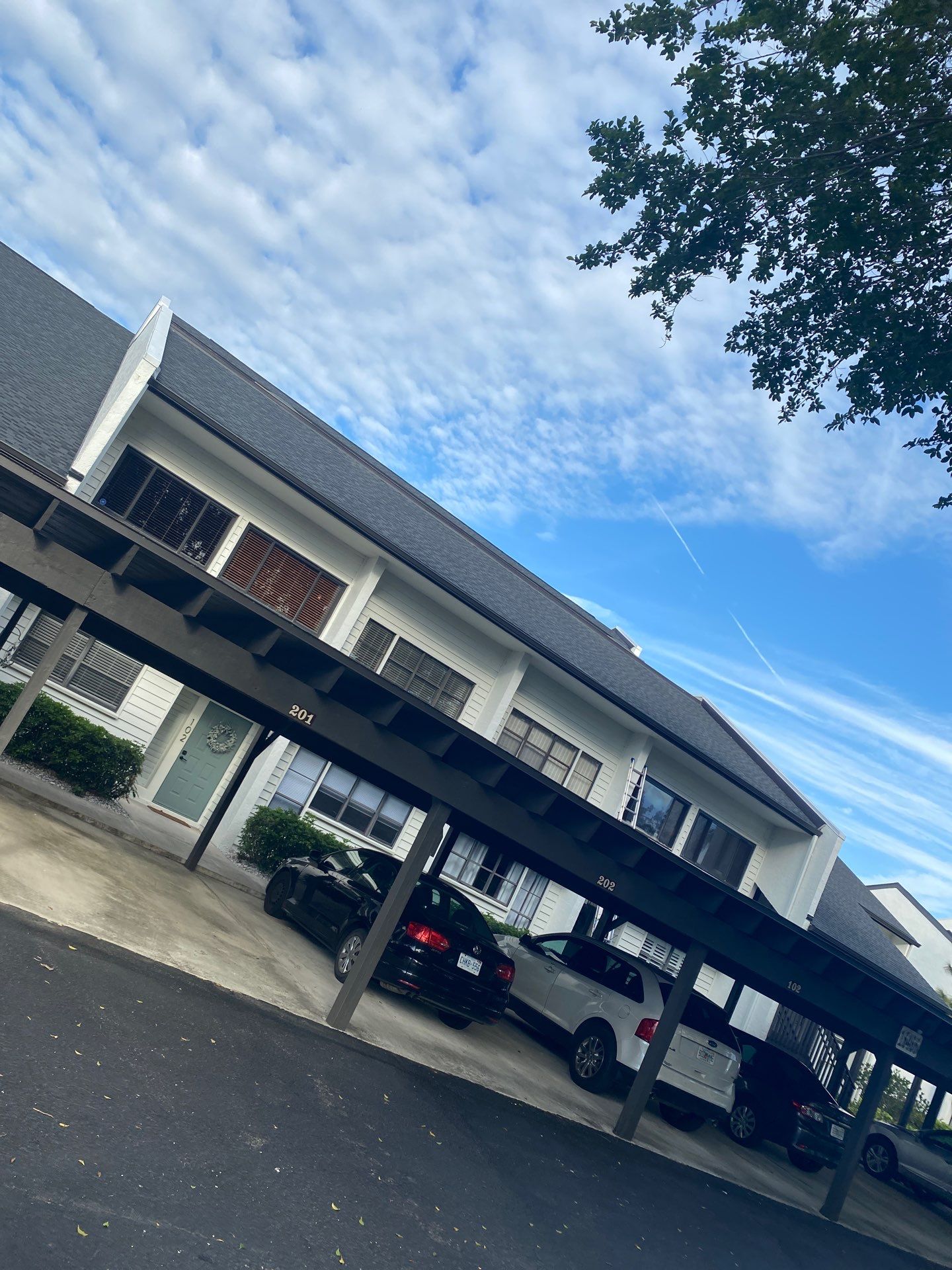 Gutter cleaning all buildings are the same for 6 units in Fort Myers FL by Gutter Professors