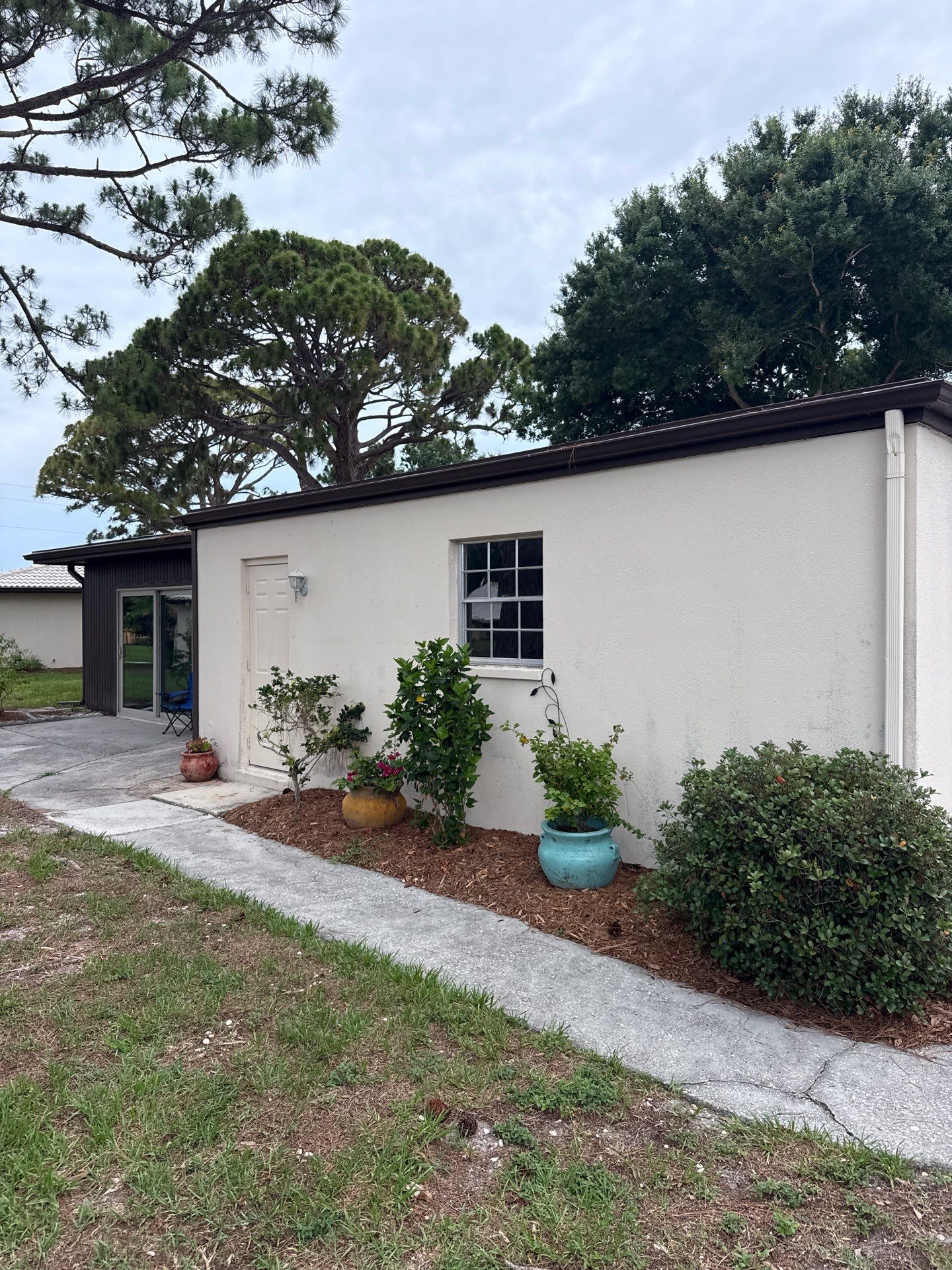 Seamless Aluminum Gutter Installation using Musket Brown Seamless Gutters in Nokomis FL by Gutter Professors