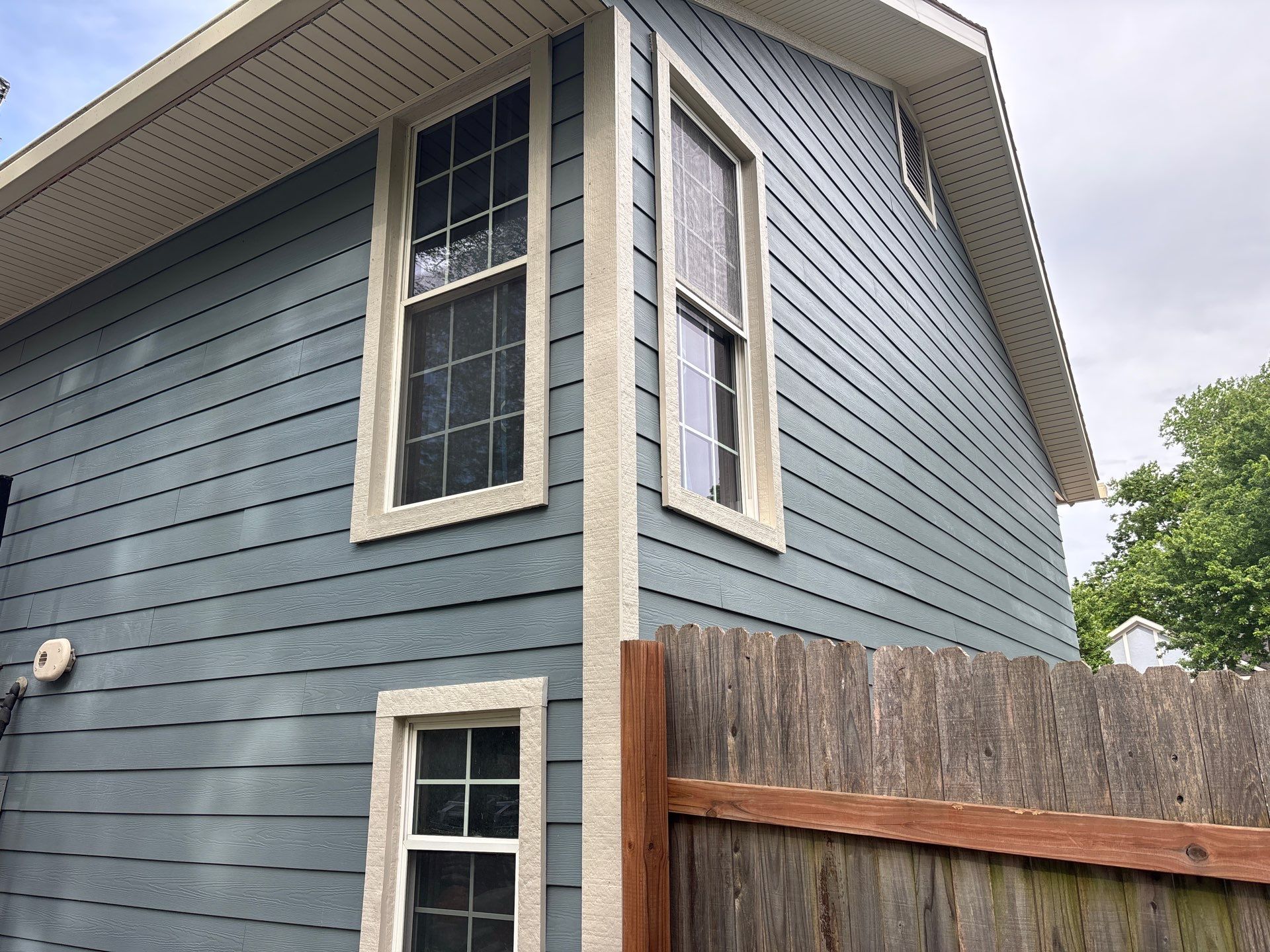 James Hardie in Kansas City Mo  by EEC  Windows, Siding & Roofing 