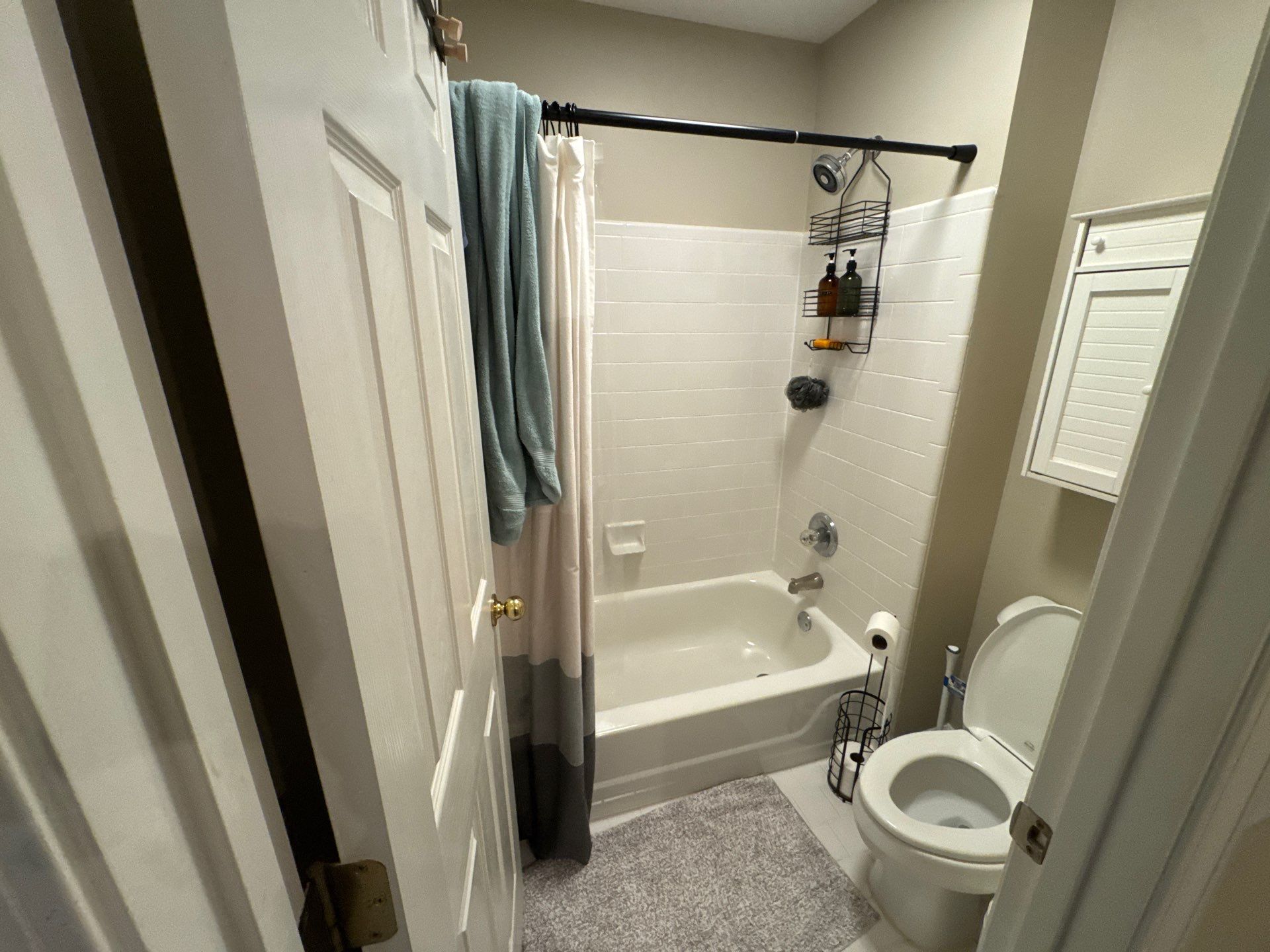 Jack and Jill bathroom renovation by Prudencio
