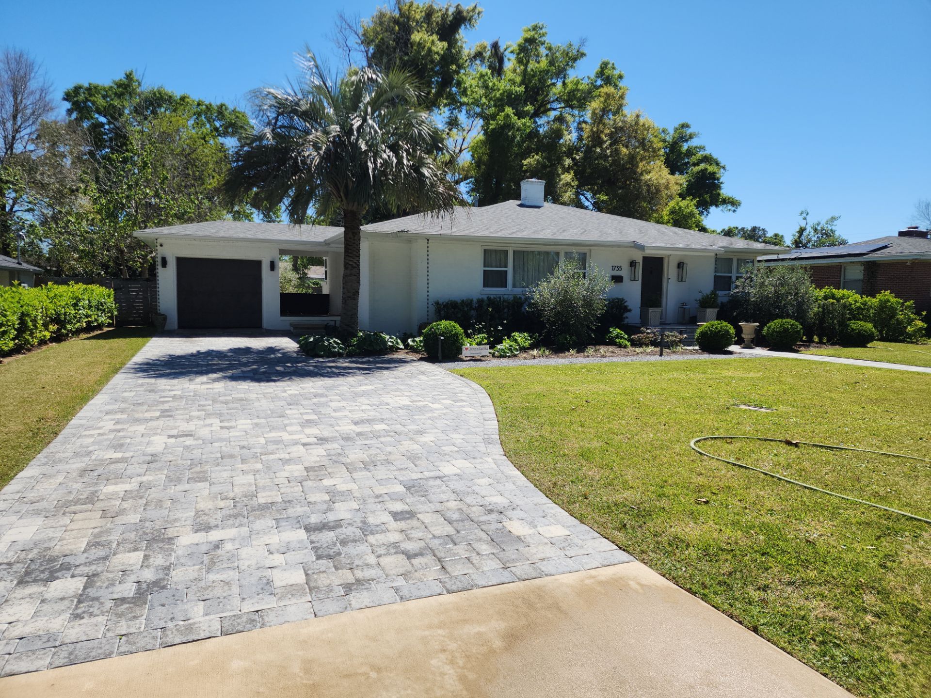 Cleaned Driveway and house exterior in Pensacola