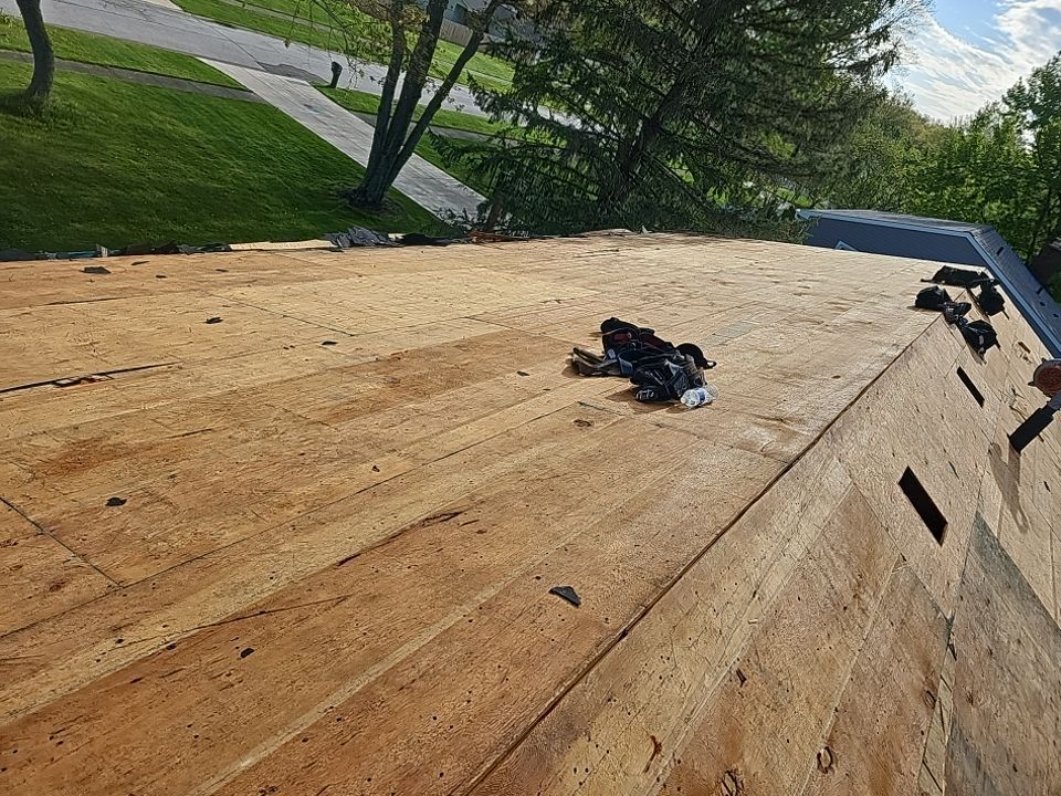 ATLAS PINNACLE COLOR: SUMMER STORM DRIP EDGE: WHITE by Eagle Eye Roofing