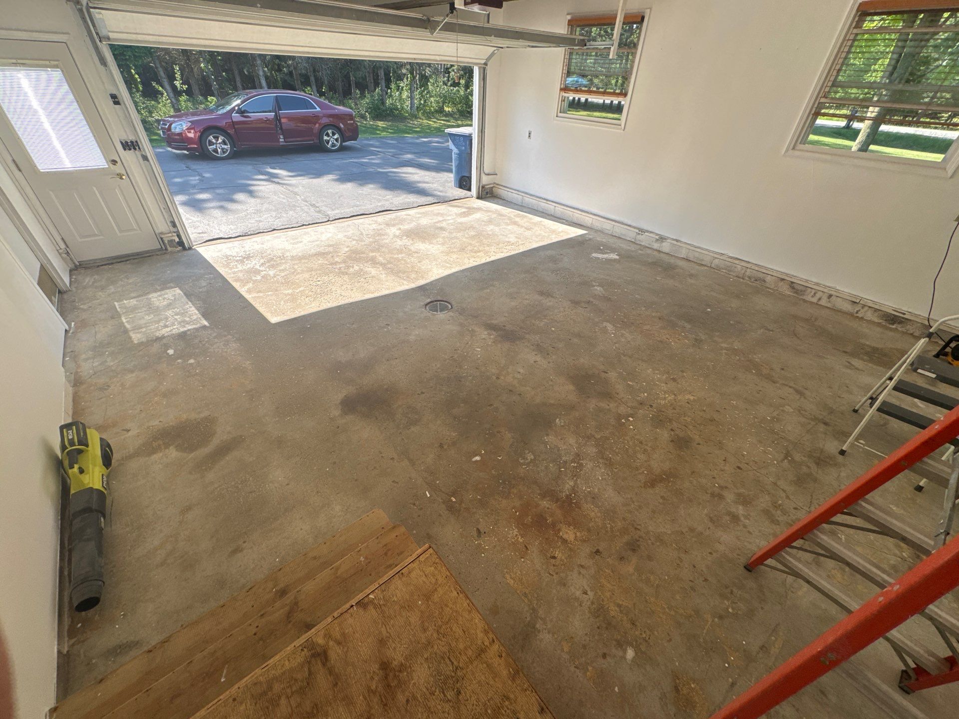 Multi-Colored Epoxy Flake Garage Floor Installation in Fruitport by Gordon Painting