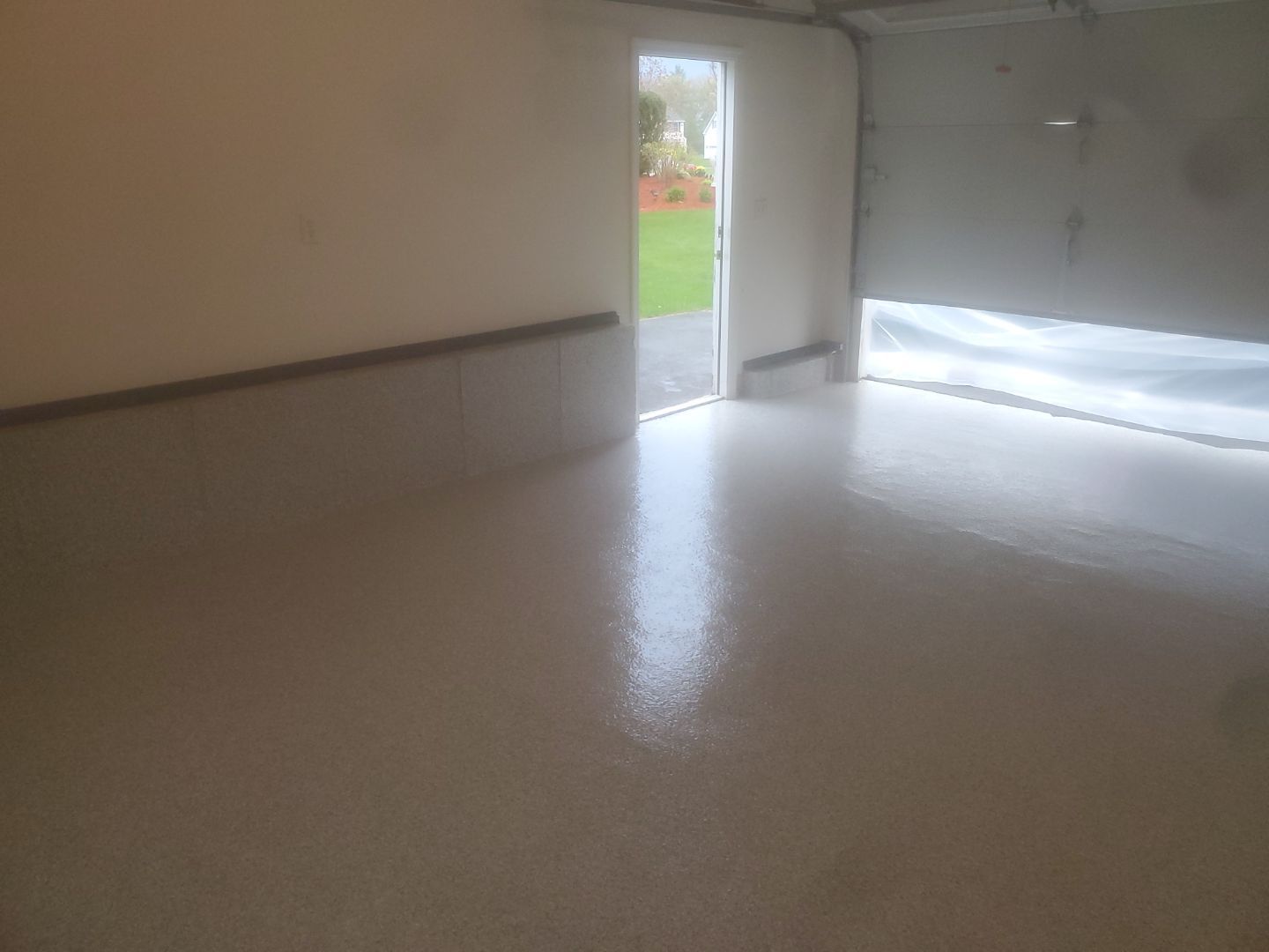 Garage in Nashua, NH 03062 by Symphony Concrete Coatings