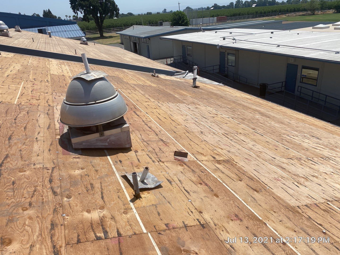 Certainteed Landmark Solaris shingle job using Certainteed Landmark Solaris composition shingles by Straight Edge Roofing Inc