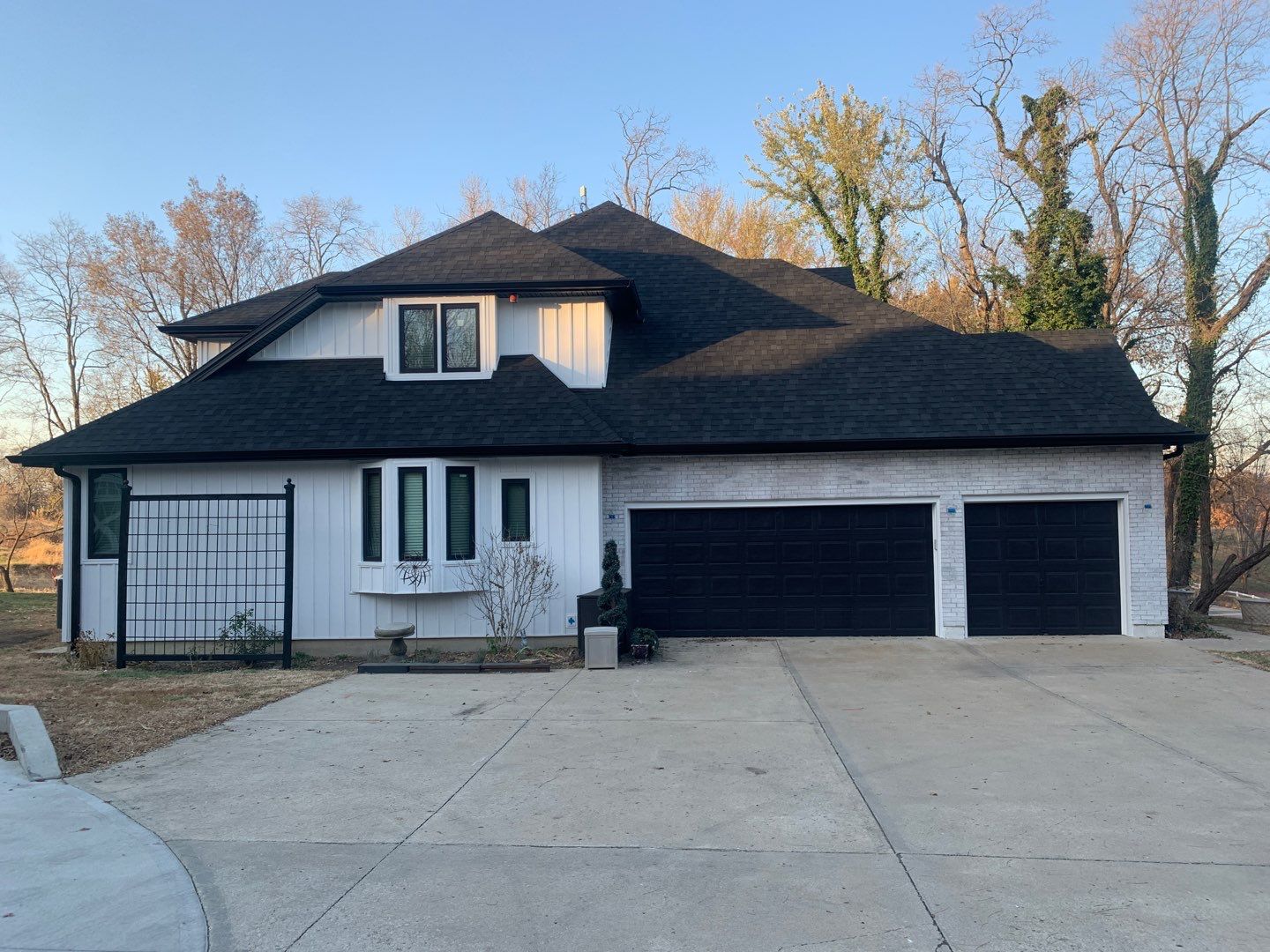 Complete Home Makeover  by EEC  Windows, Siding & Roofing 