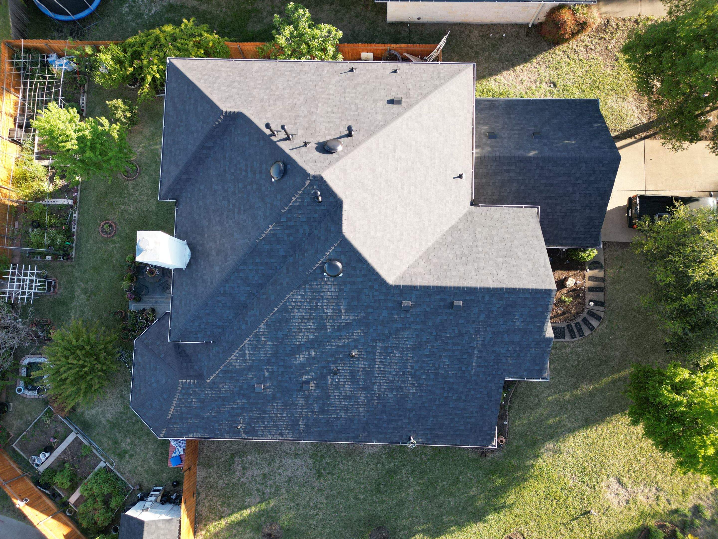 Onyx Black - Owens Corning TruDefinition Duration by RoofsOnly.com