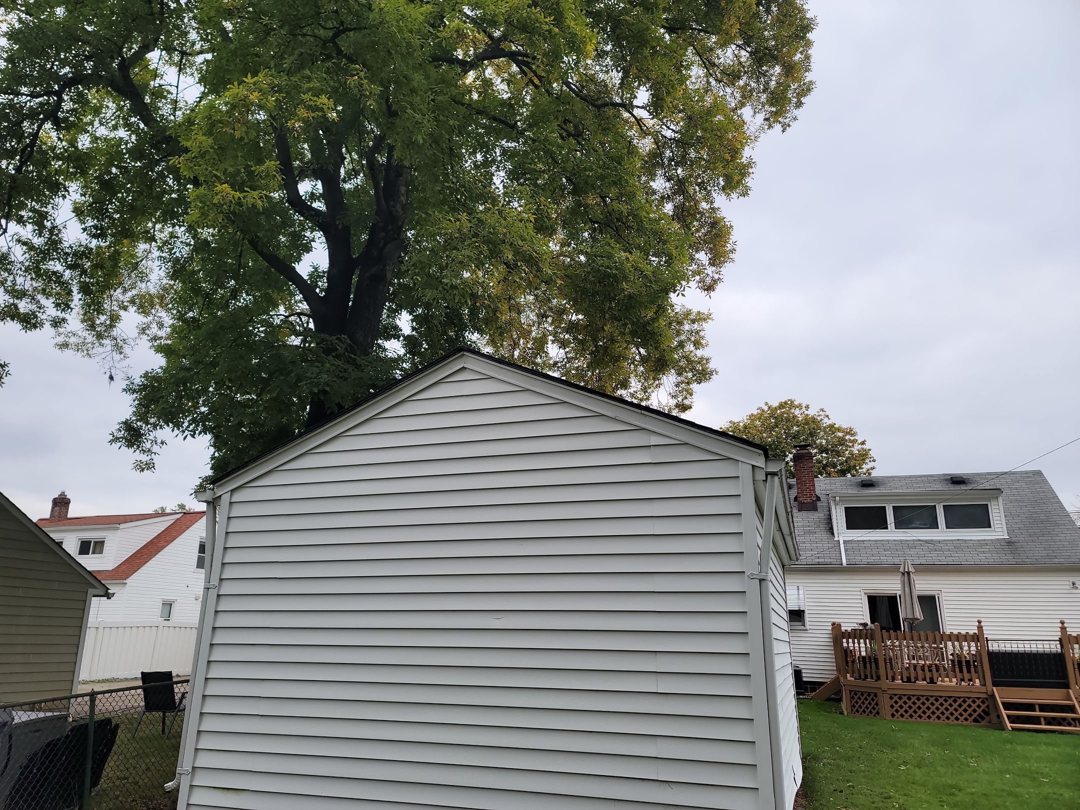 ATLAS PINNACLE COLOR: BLACK SHADOW DRIP EDGE: WHITE by Eagle Eye Roofing