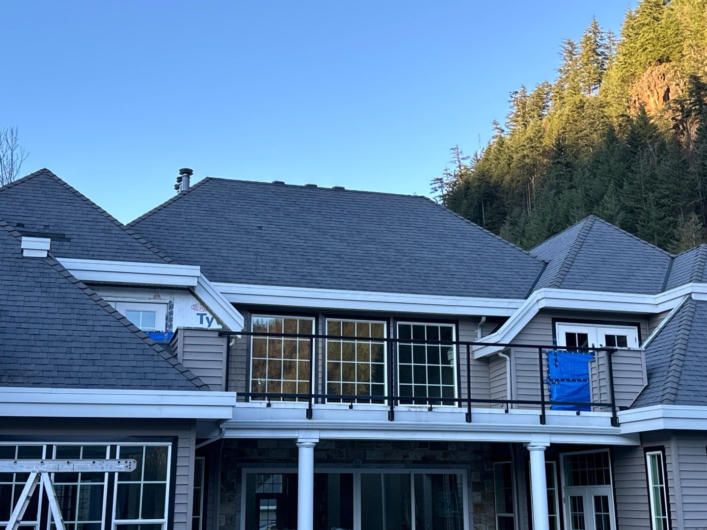 Residential Re-Roof using 26 GA Fascia Color White White by Top Notch Roofing Inc