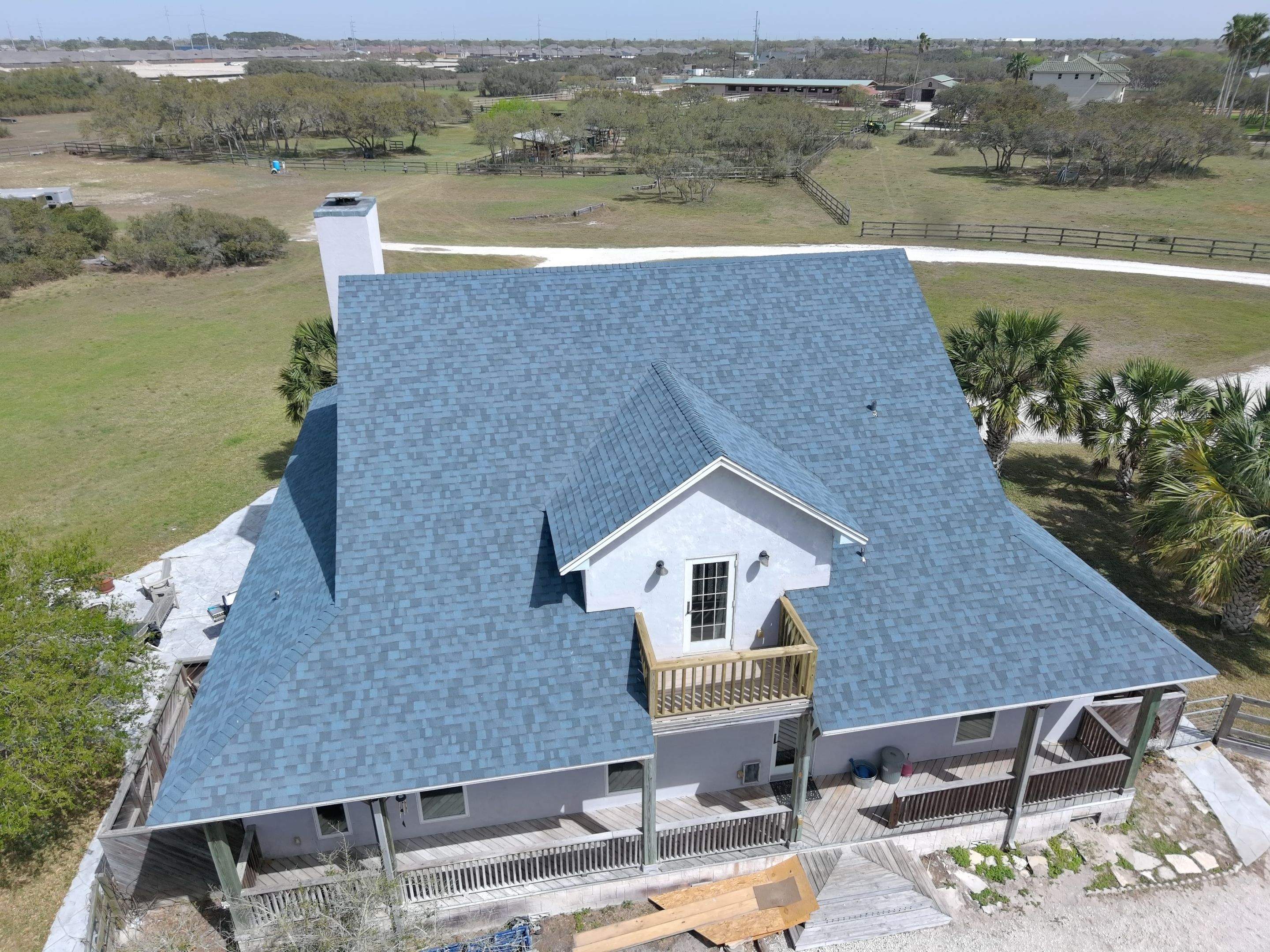 Long Horn Retreat by Bayfront Roofing and Construction